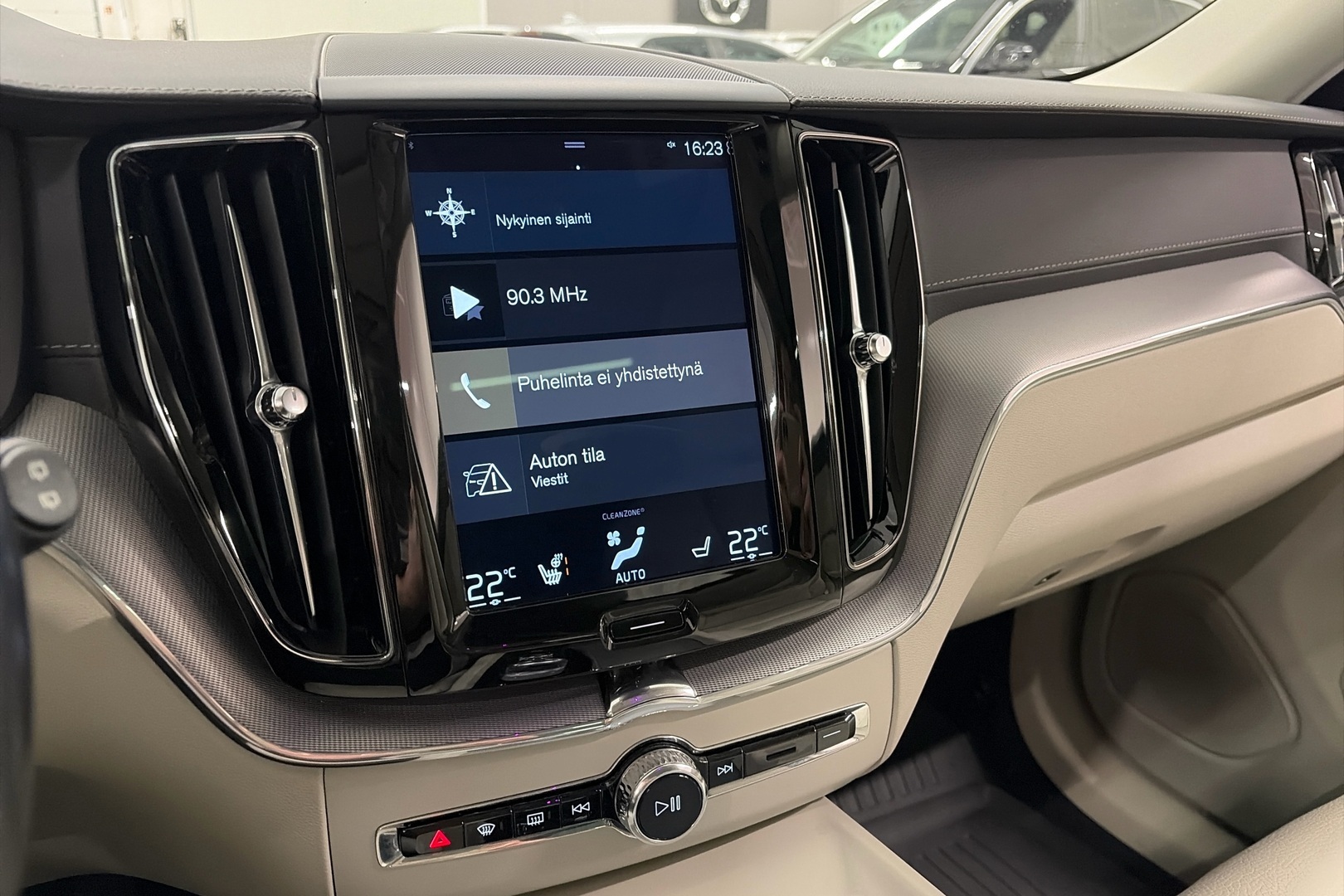 VOLVO XC60 2019