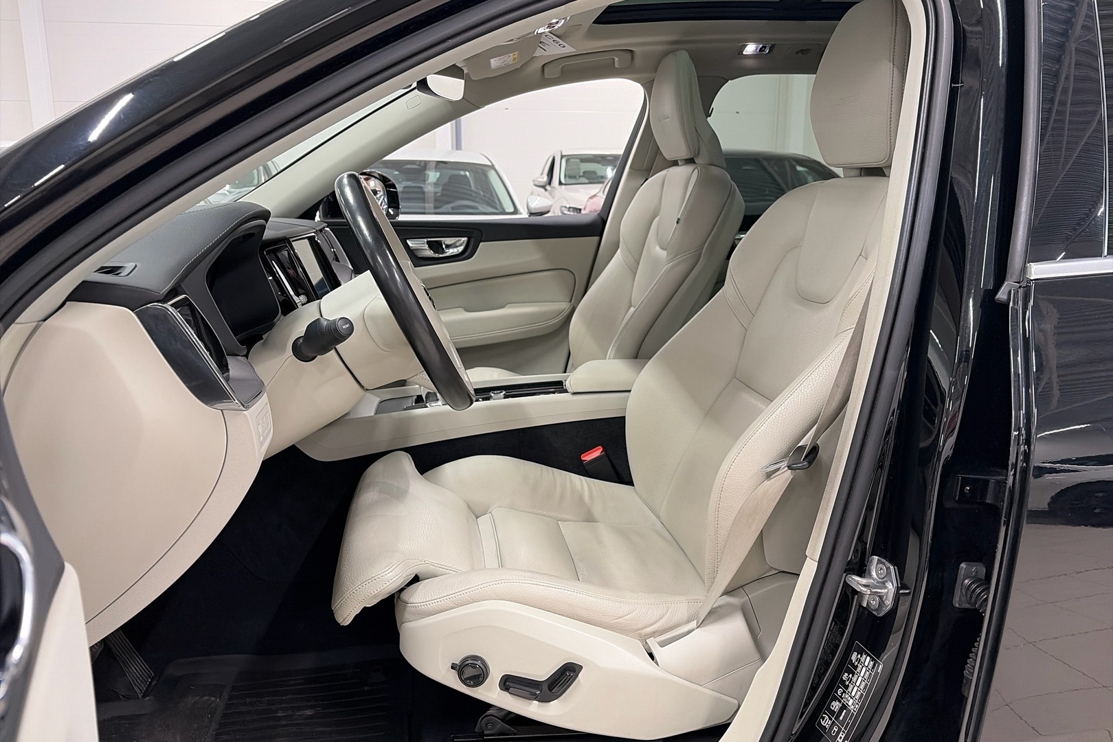 VOLVO XC60 2019