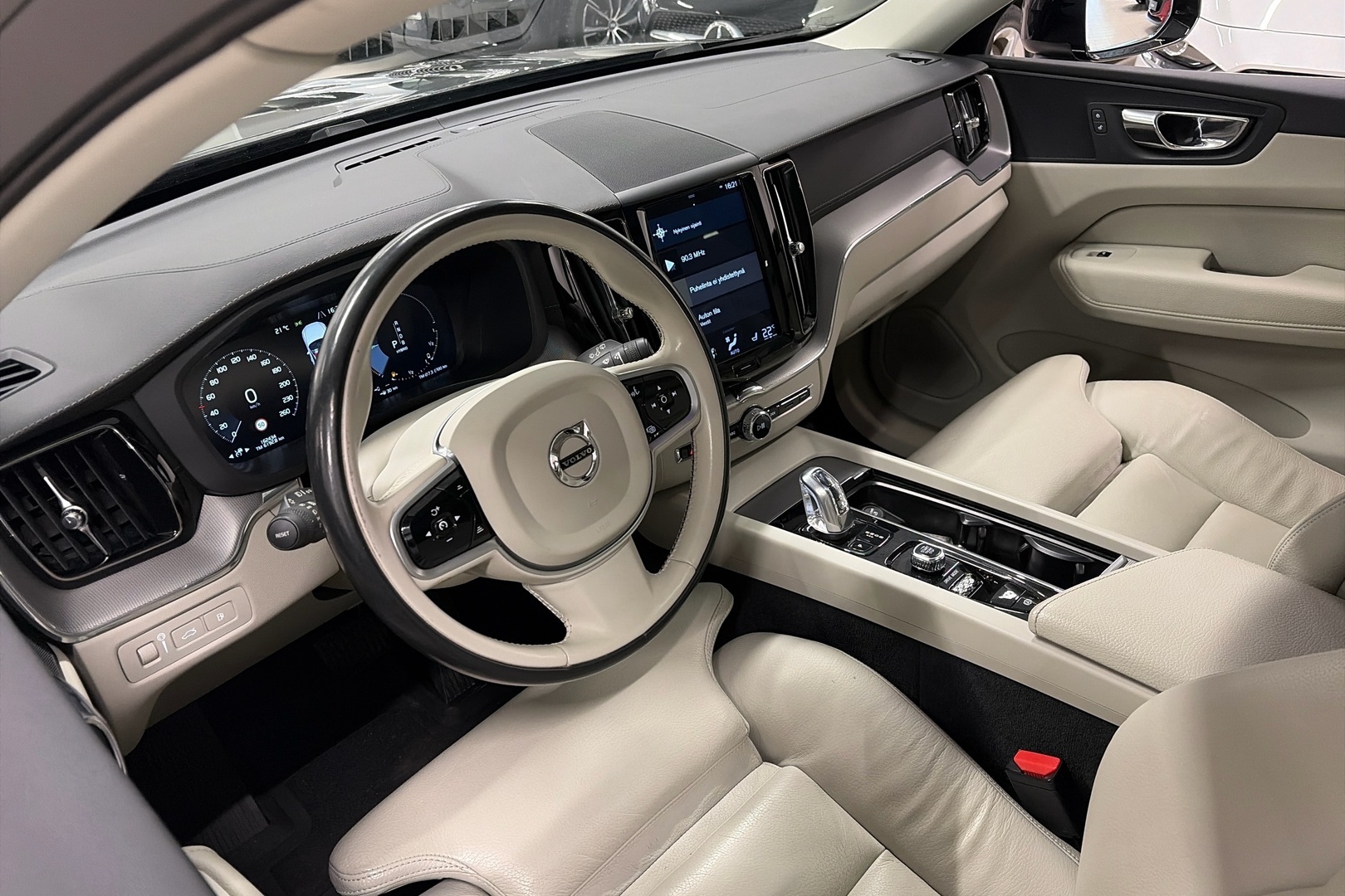 VOLVO XC60 2019