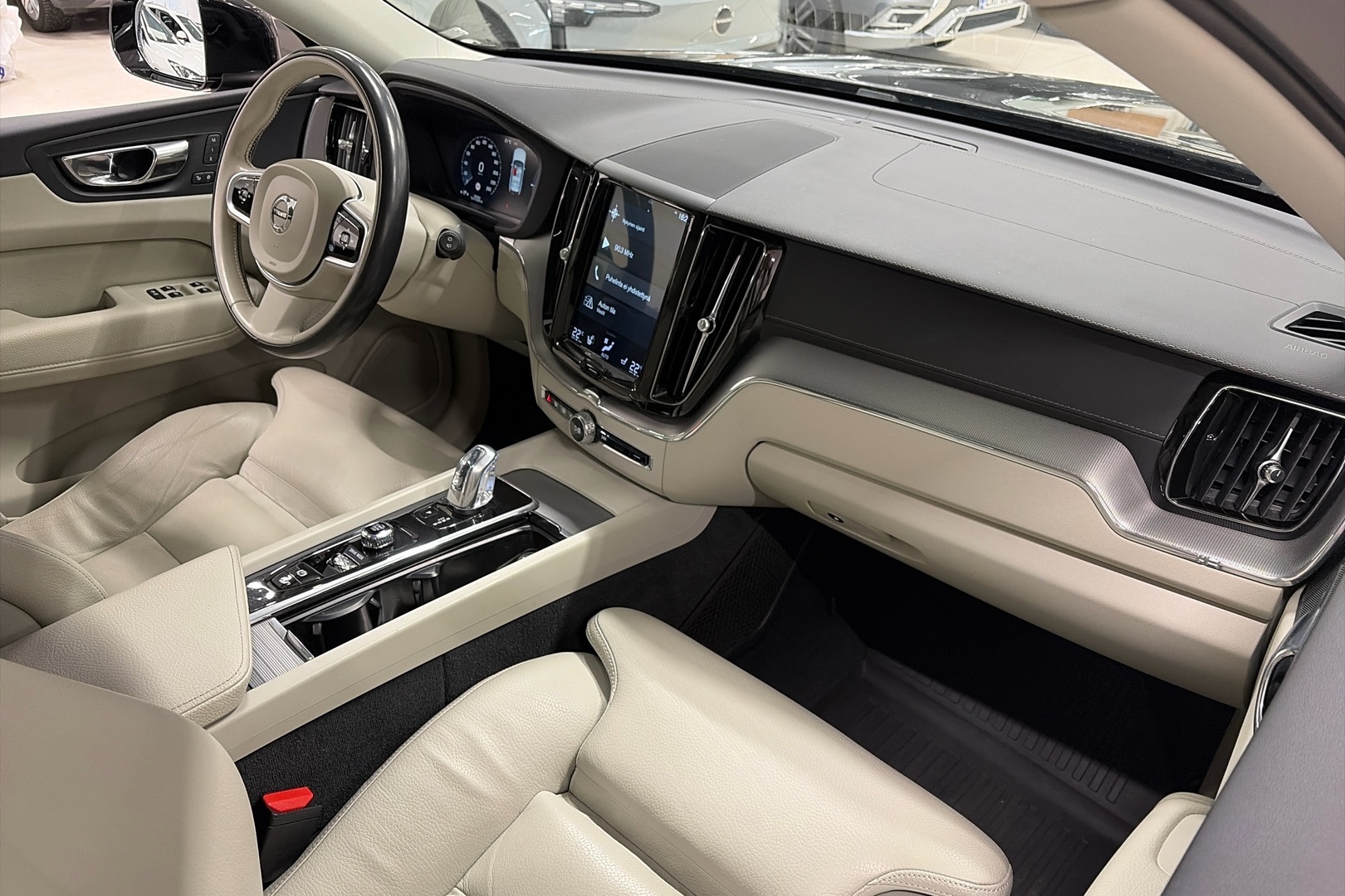 VOLVO XC60 2019