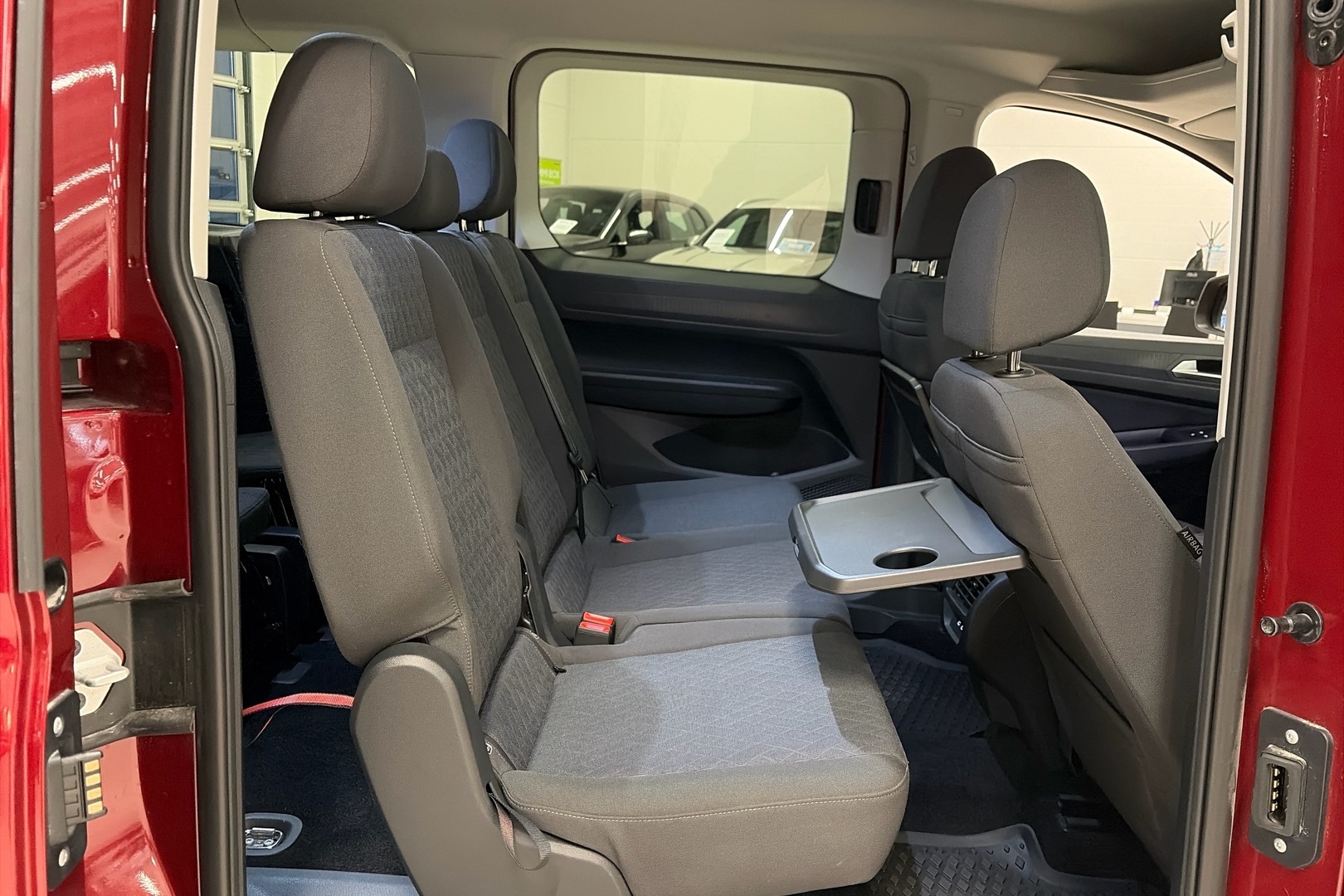 VOLKSWAGEN Caddy 2024