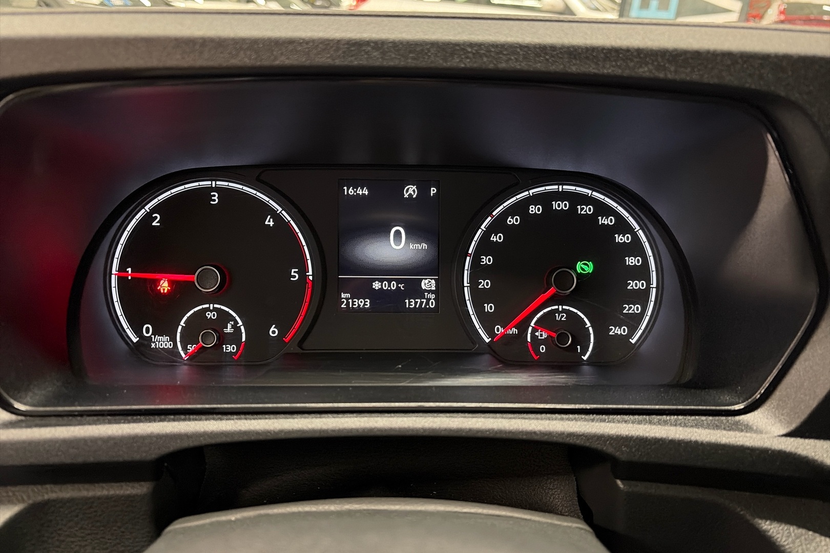 VOLKSWAGEN Caddy 2024