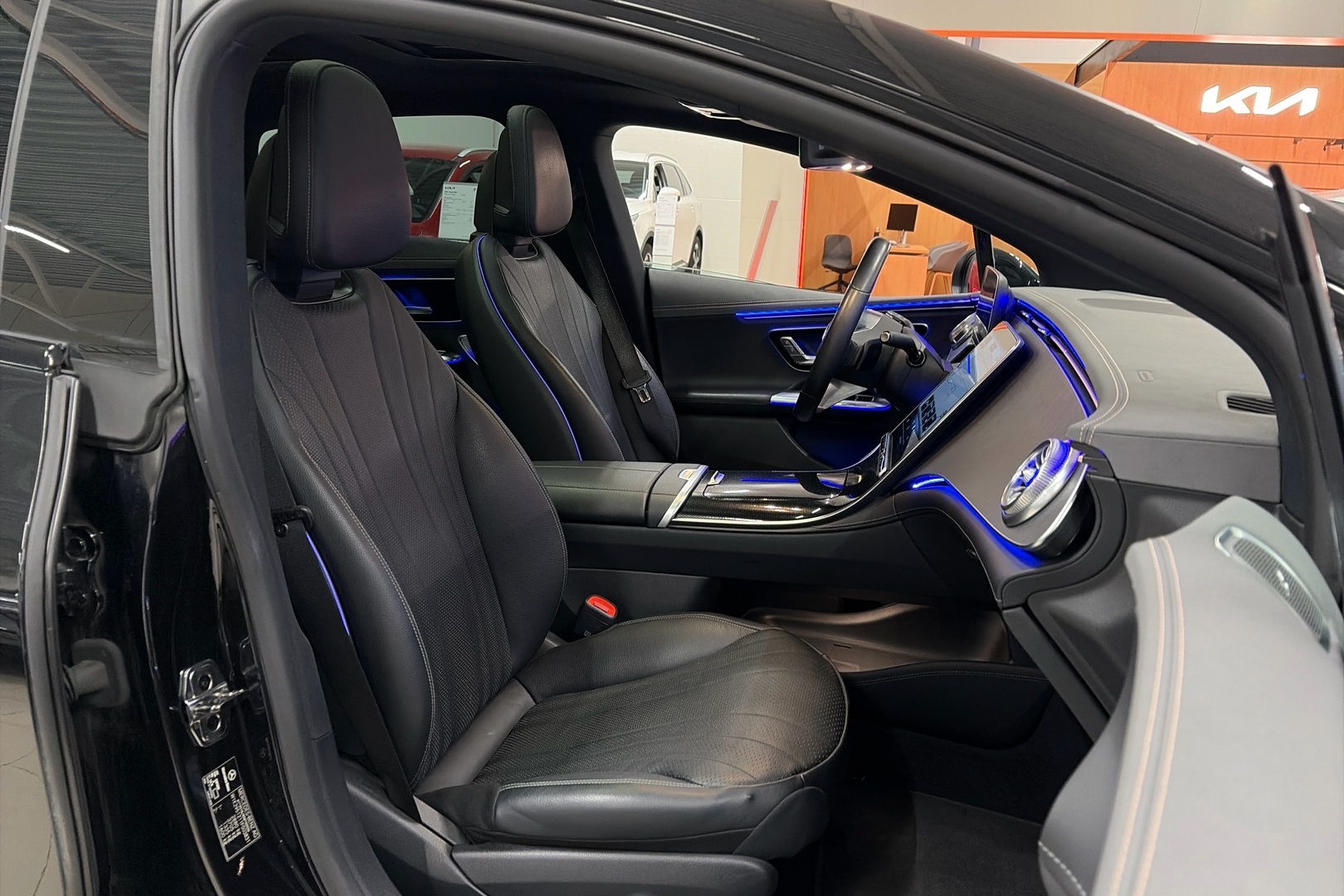 MERCEDES-BENZ EQE 2022