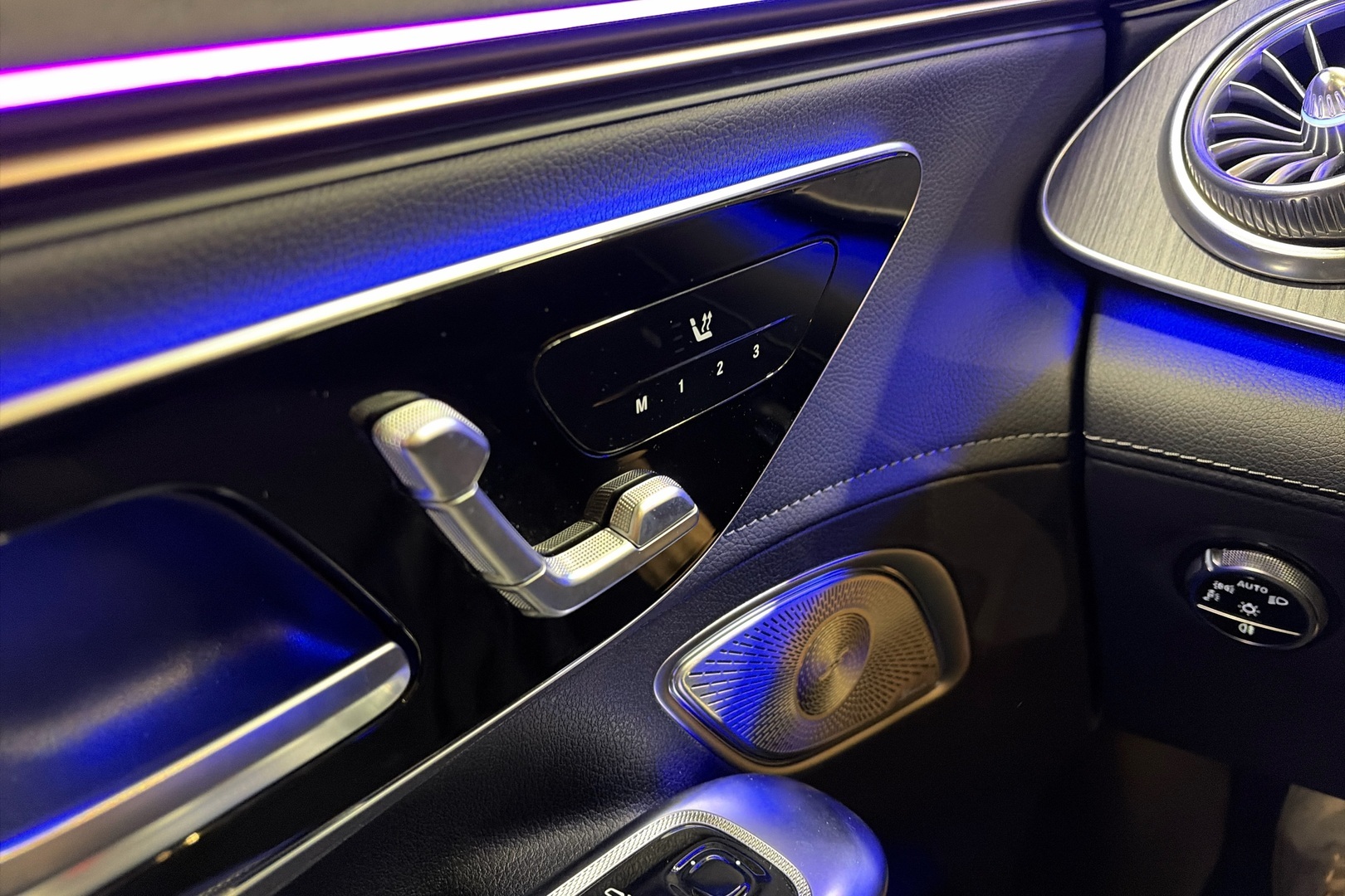 MERCEDES-BENZ EQE 2022