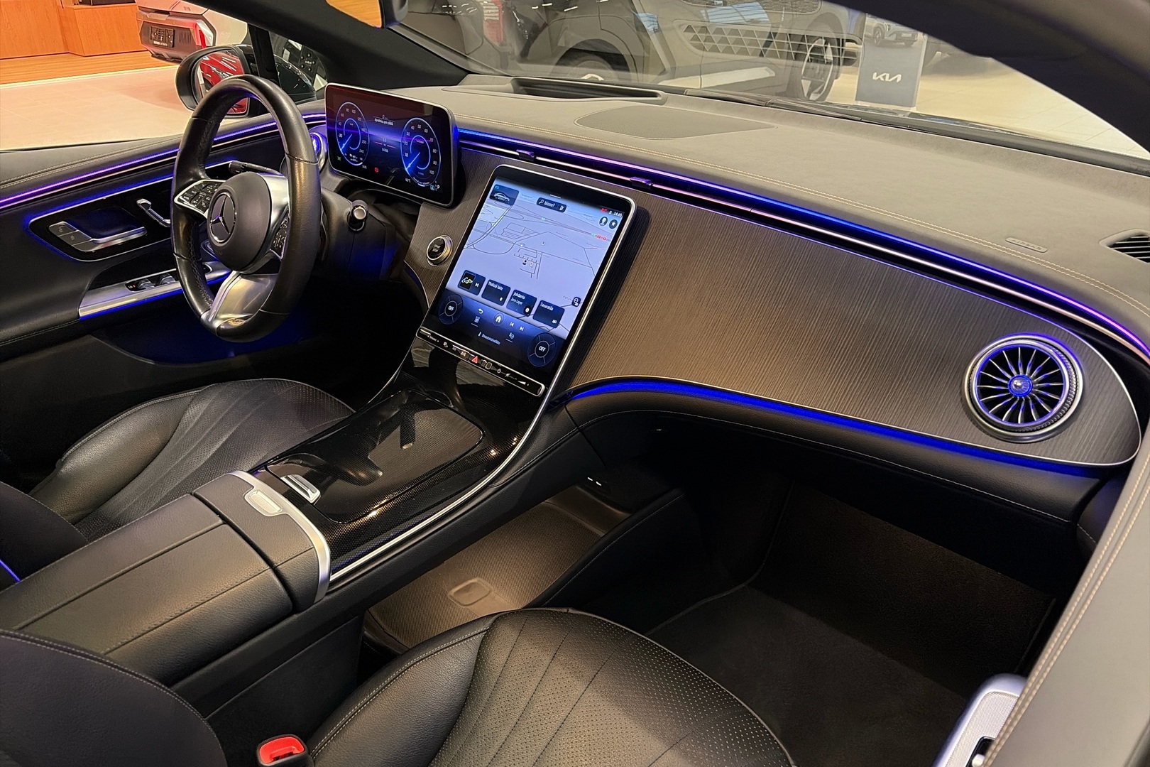 MERCEDES-BENZ EQE 2022