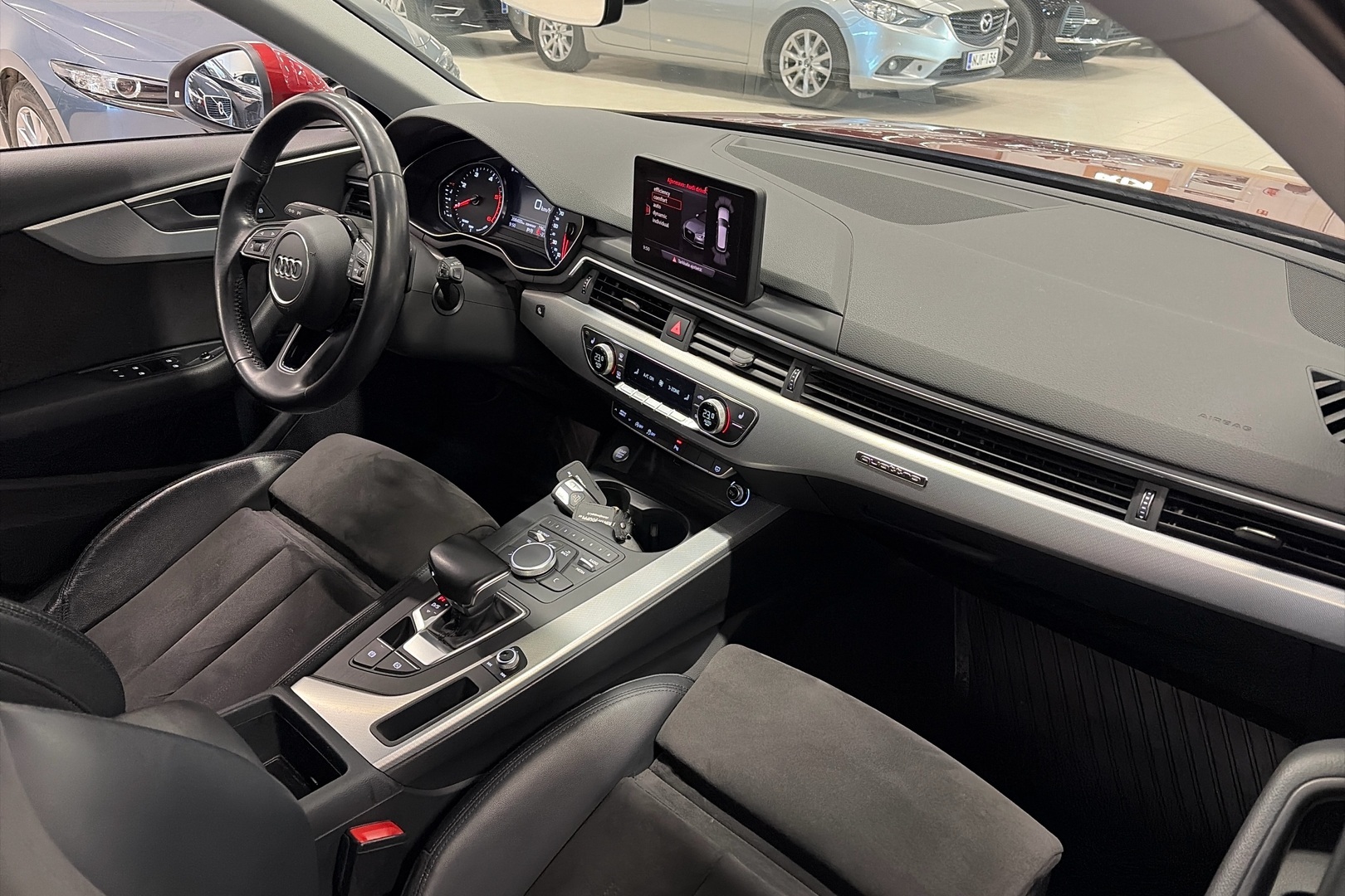 AUDI A4 2019