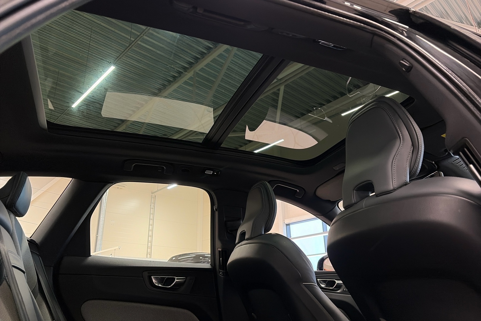 VOLVO XC60 2022