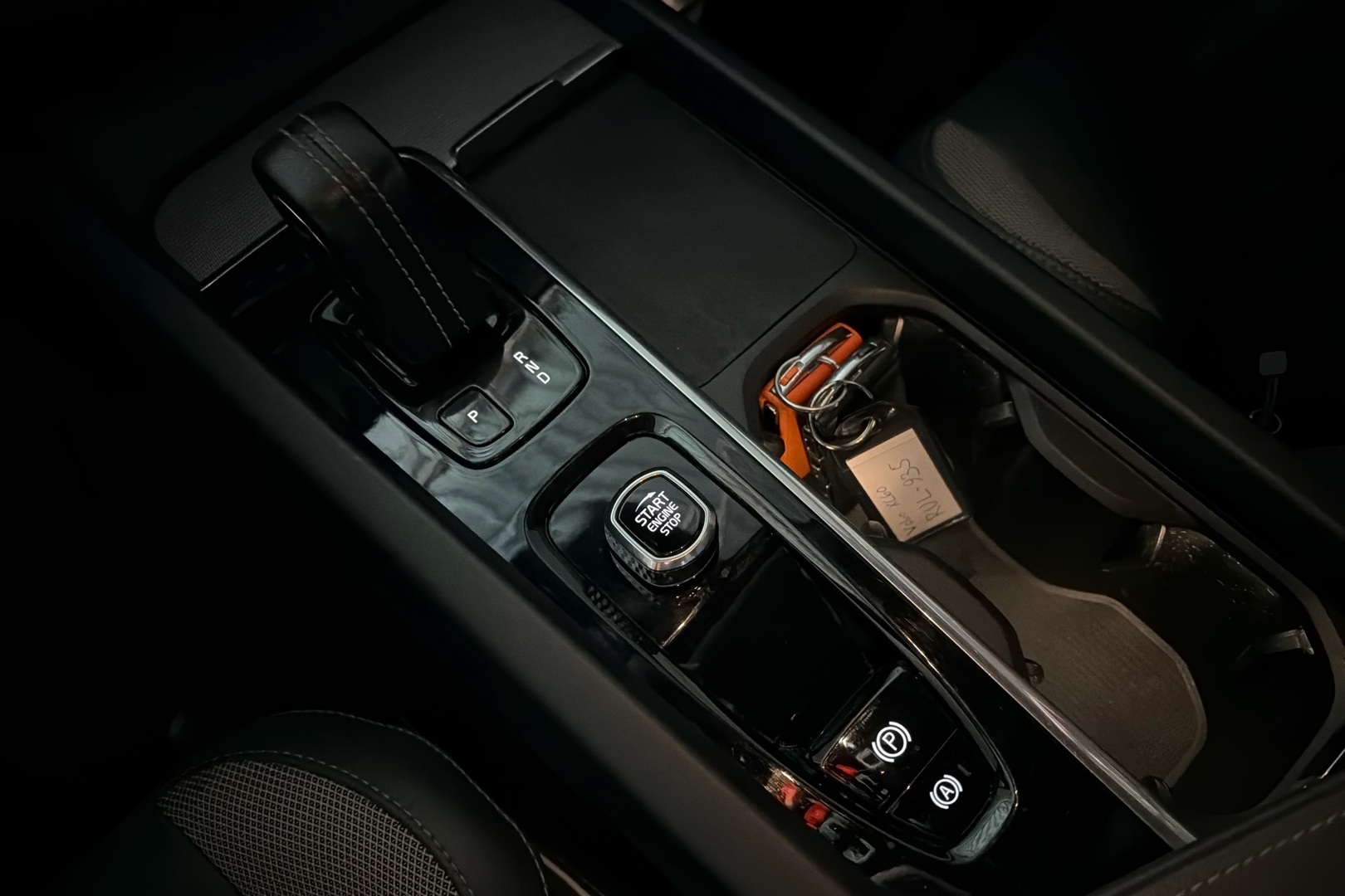 VOLVO XC60 2022