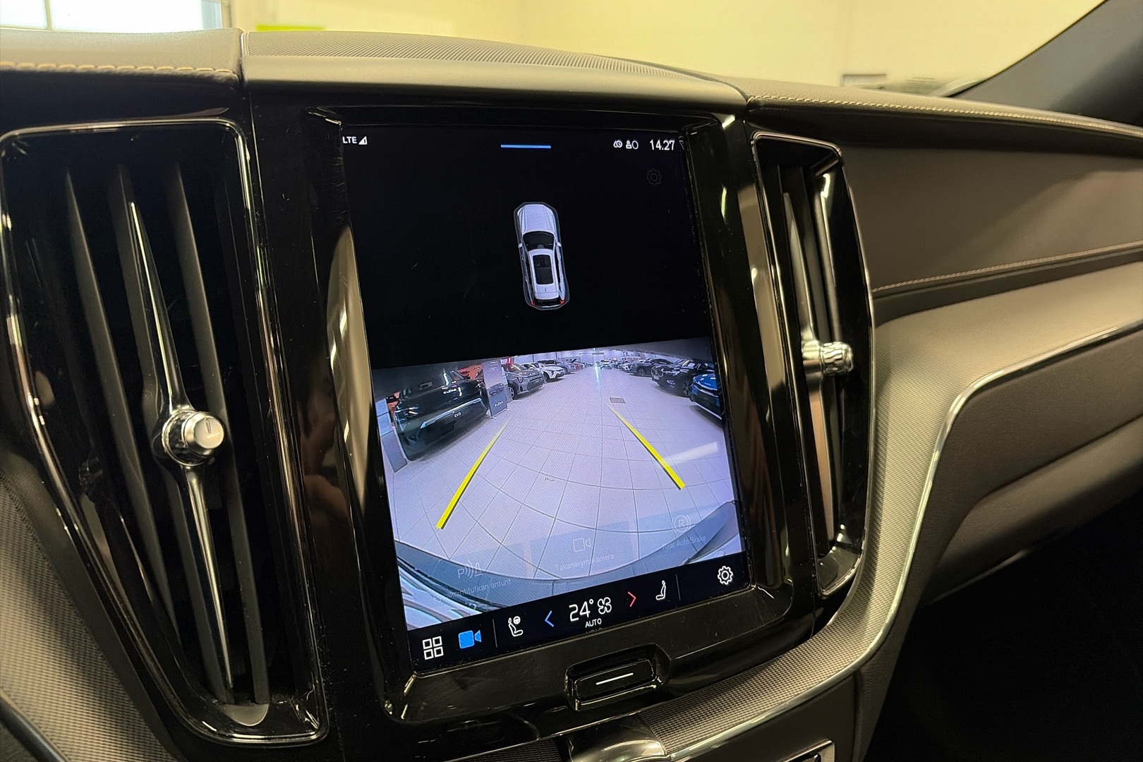 VOLVO XC60 2022