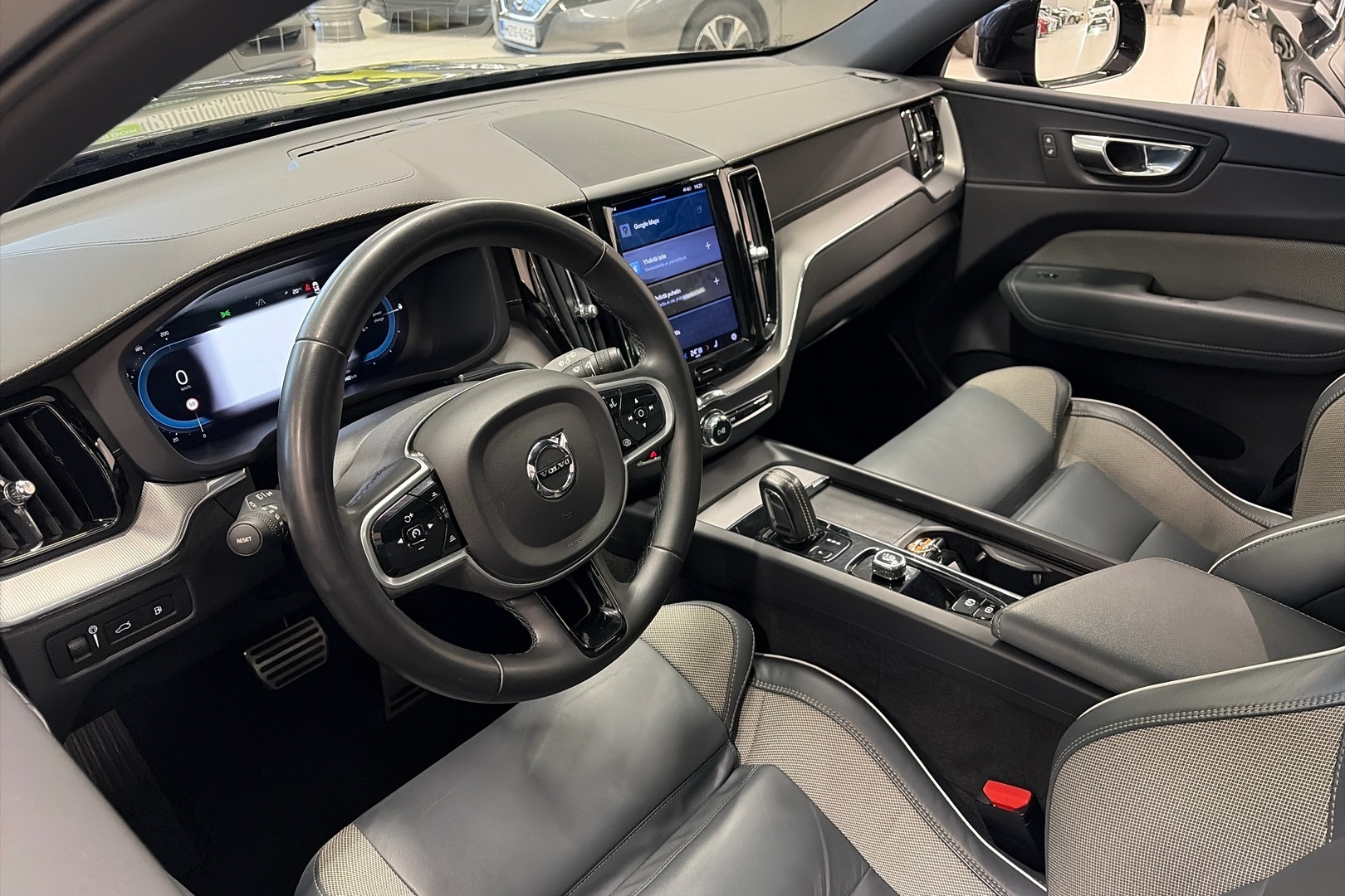 VOLVO XC60 2022