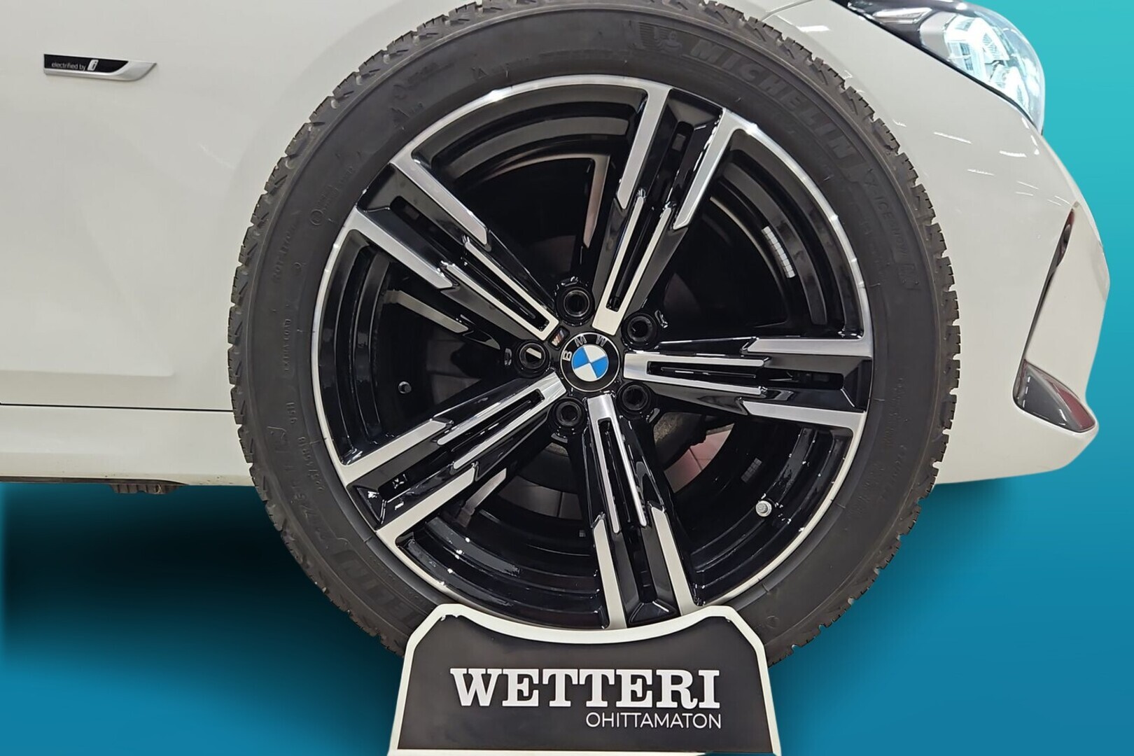 BMW 330 2024
