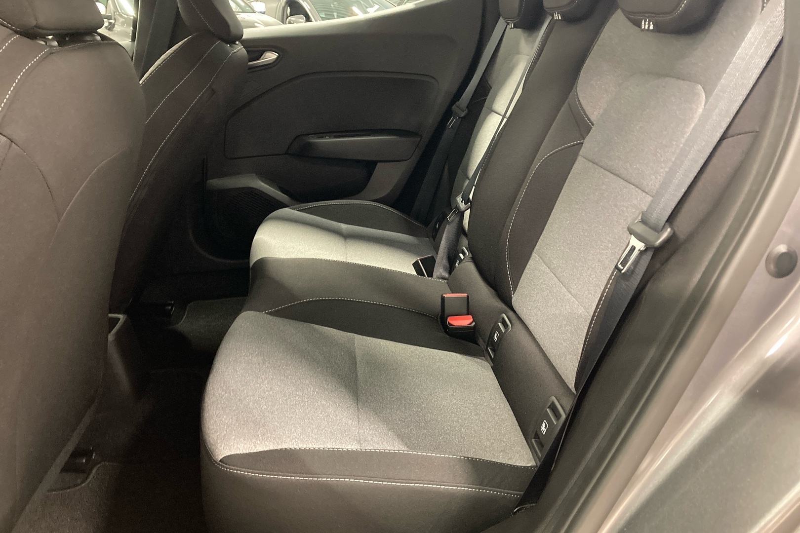 MITSUBISHI Colt 2024