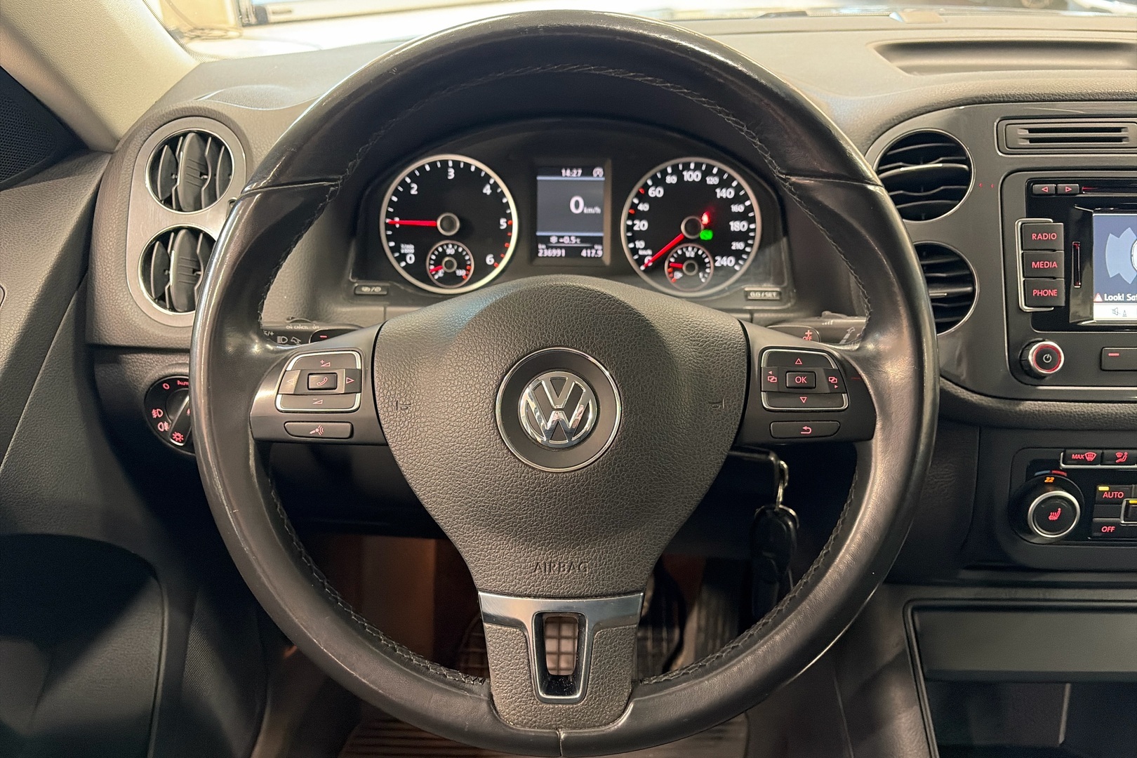 VOLKSWAGEN Tiguan 2014