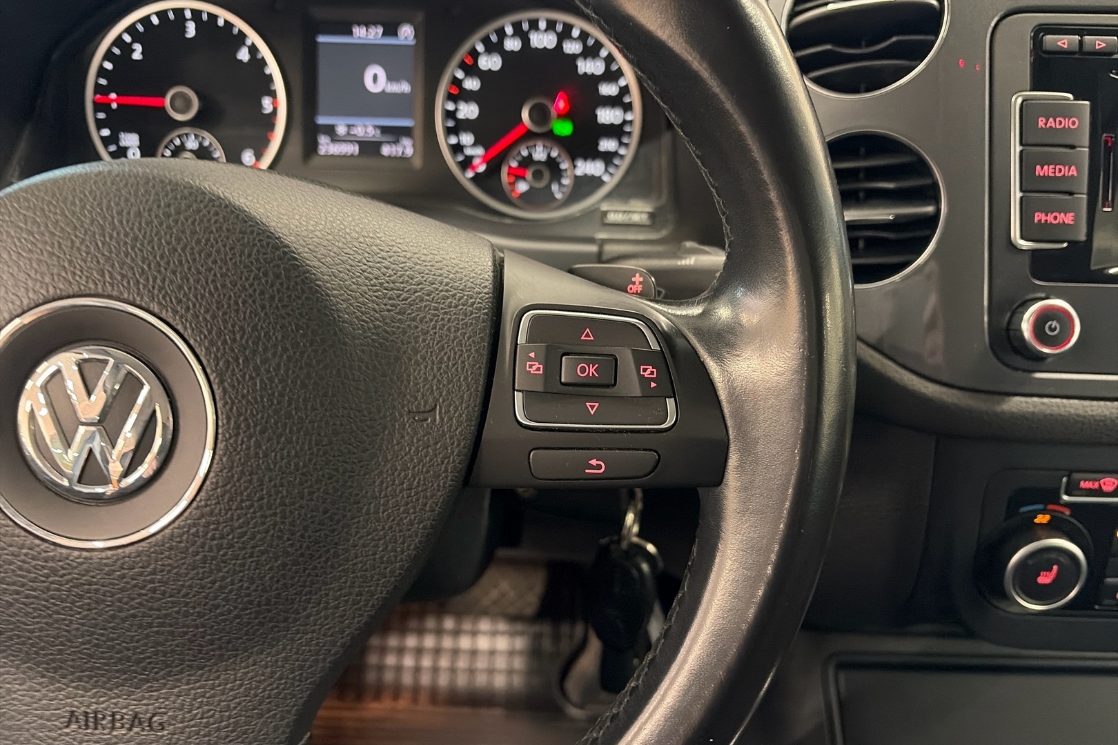 VOLKSWAGEN Tiguan 2014