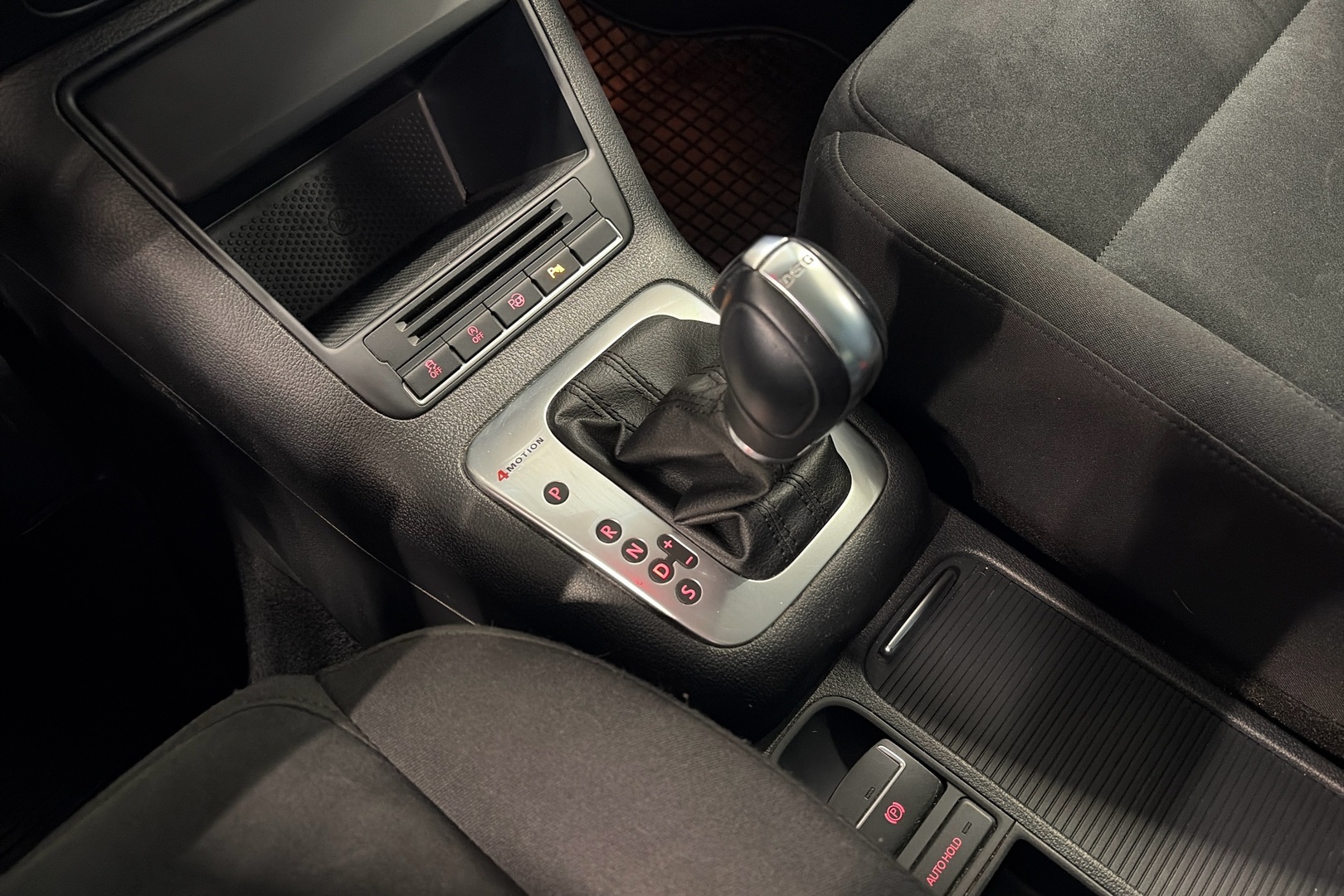 VOLKSWAGEN Tiguan 2014