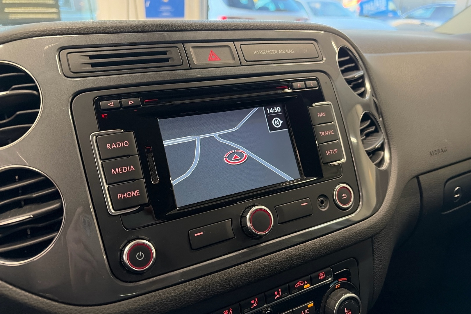 VOLKSWAGEN Tiguan 2014