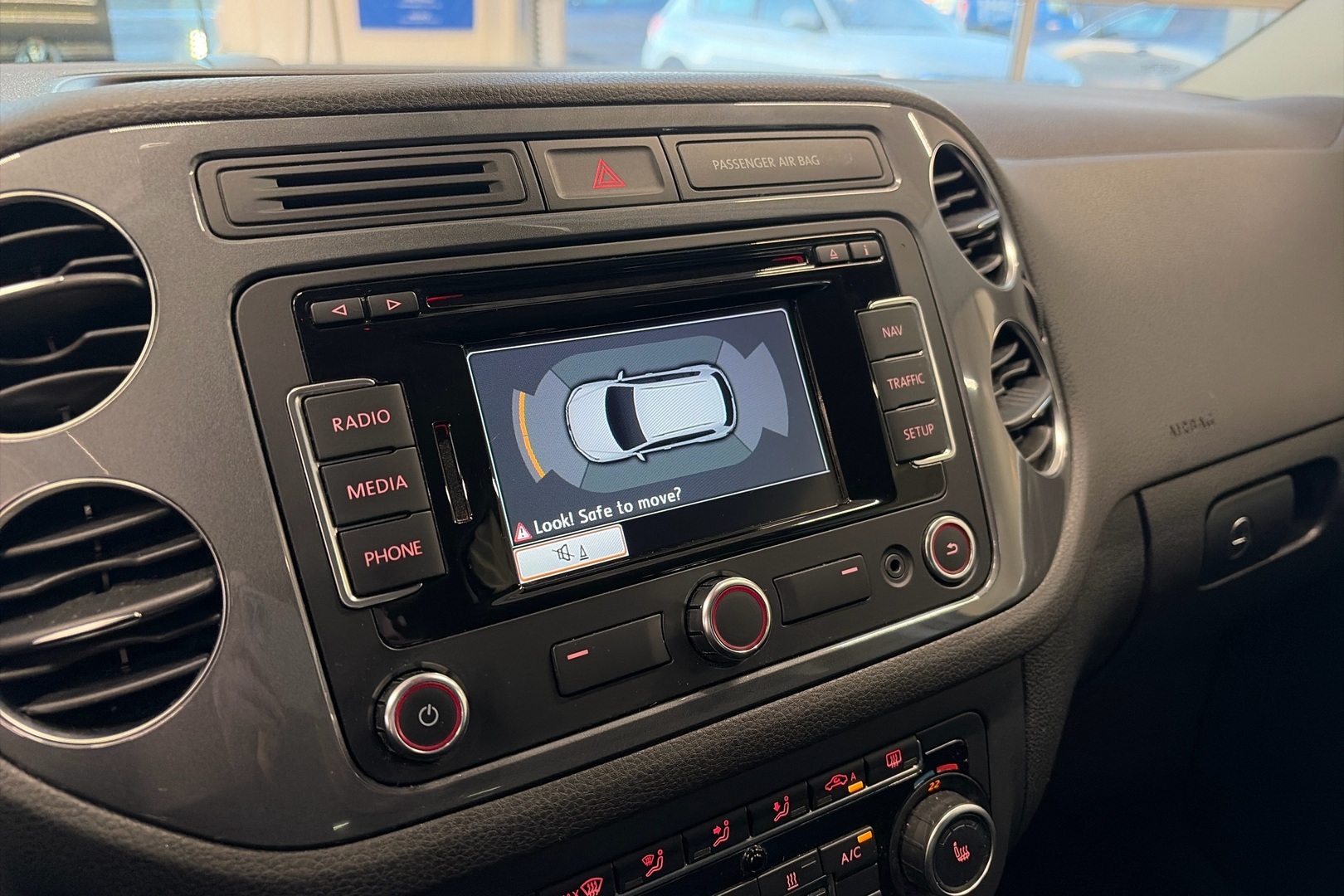 VOLKSWAGEN Tiguan 2014