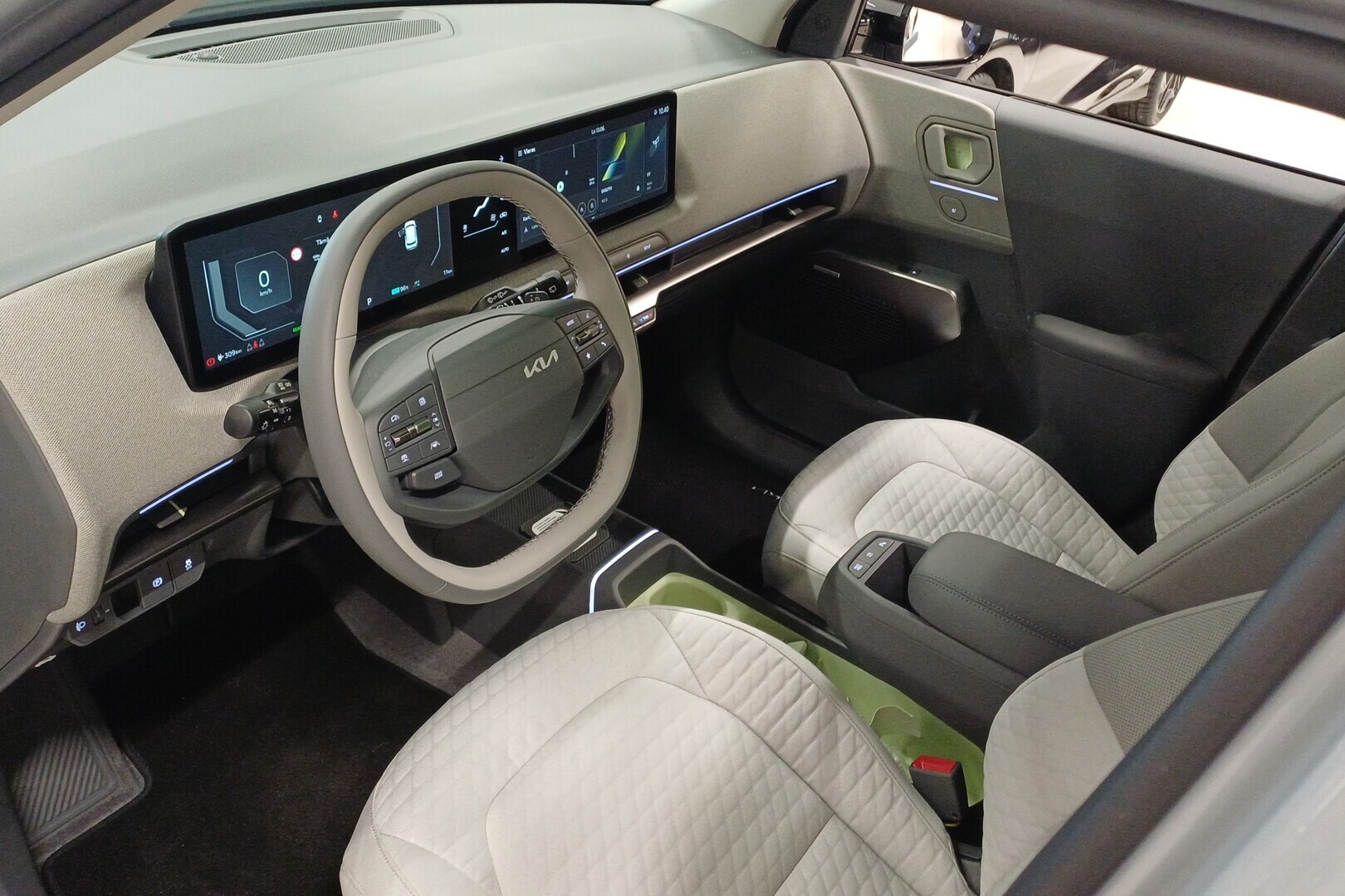 KIA EV2 8