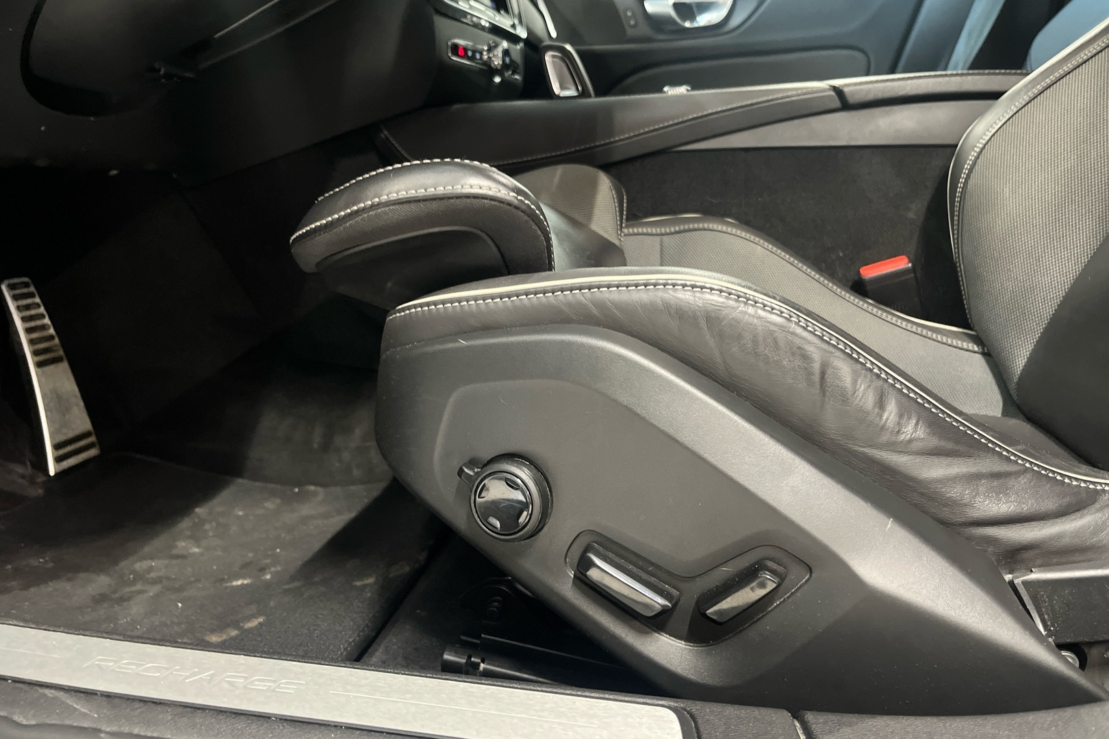 VOLVO V60 2022