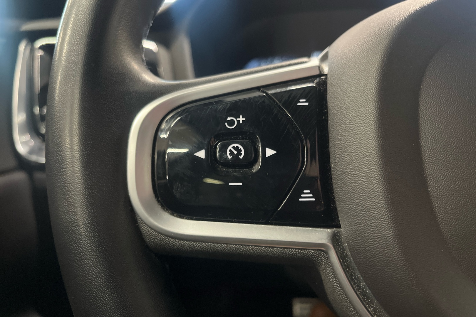 VOLVO V60 2022