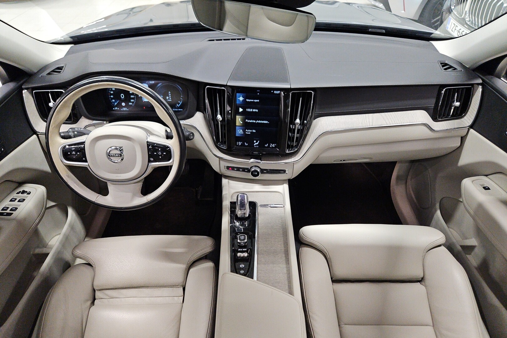 VOLVO XC60 2019