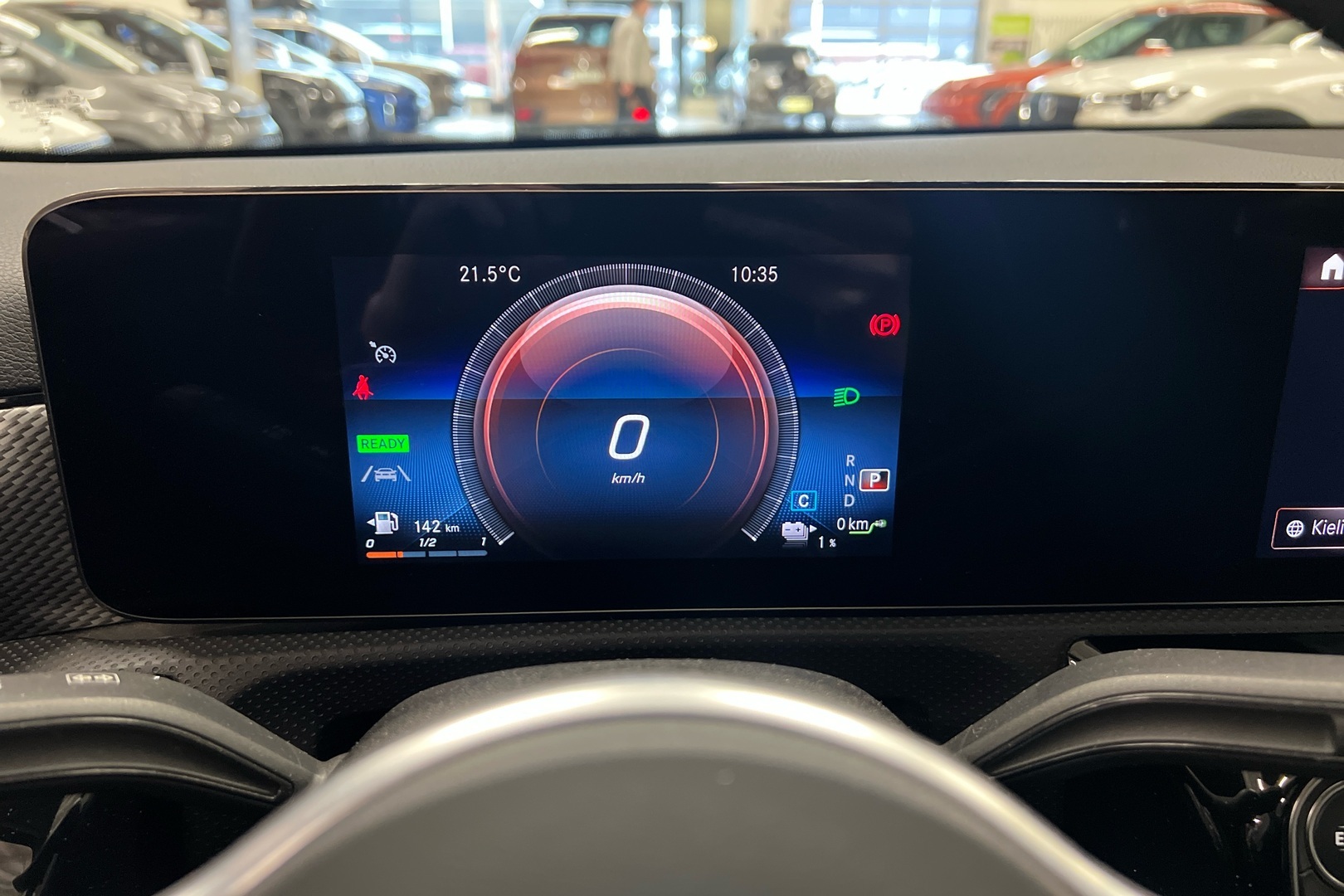 MERCEDES-BENZ A 2022