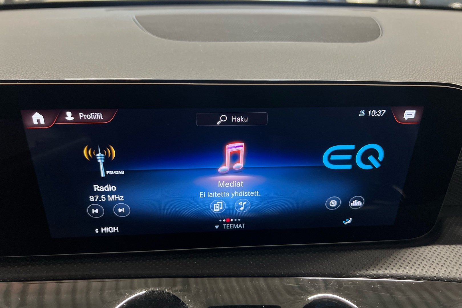 MERCEDES-BENZ A 2022