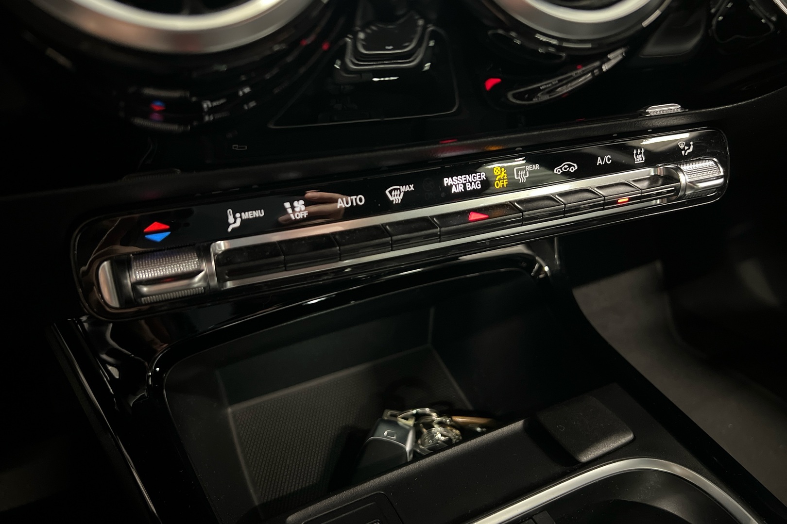 MERCEDES-BENZ A 2022