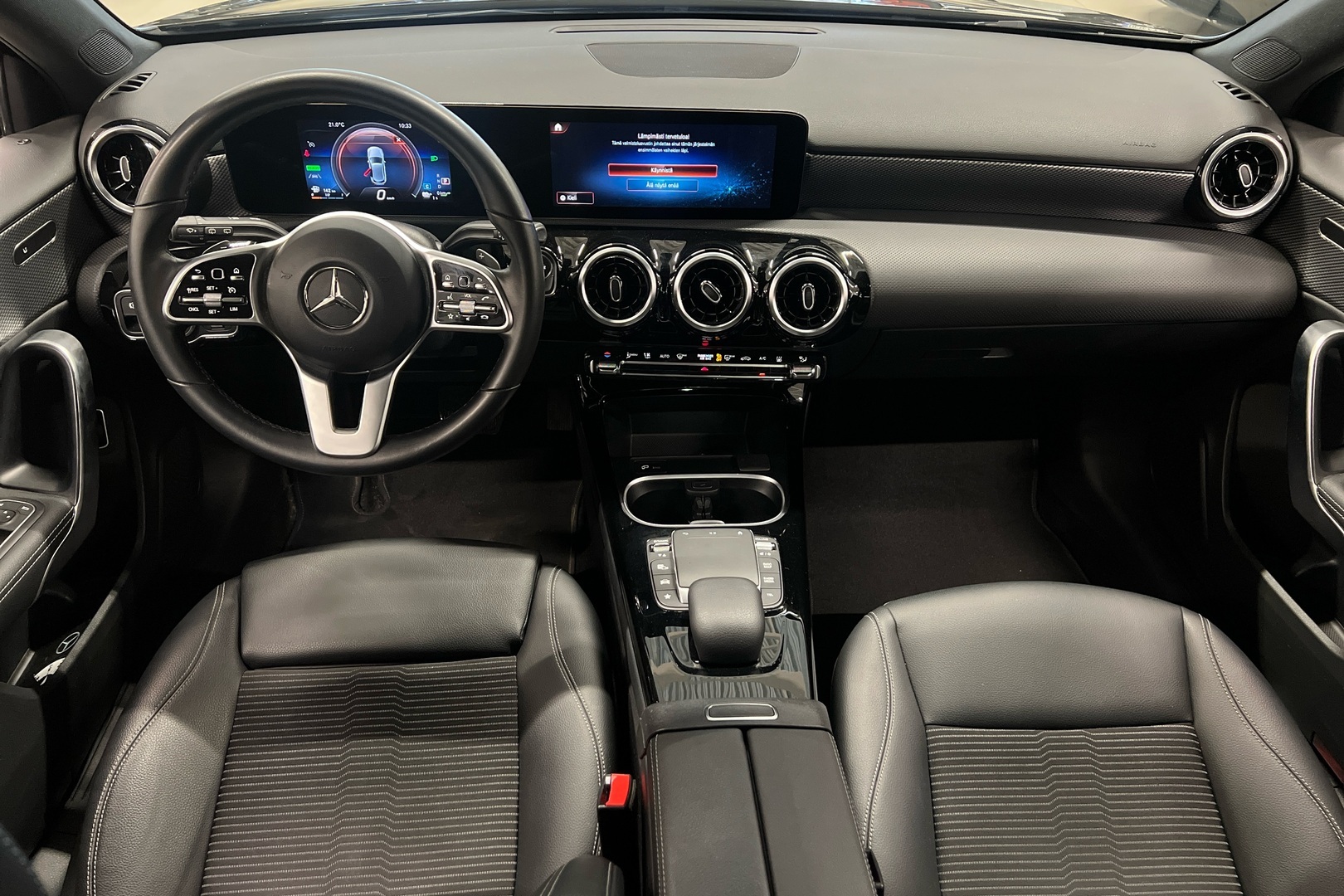 MERCEDES-BENZ A 2022