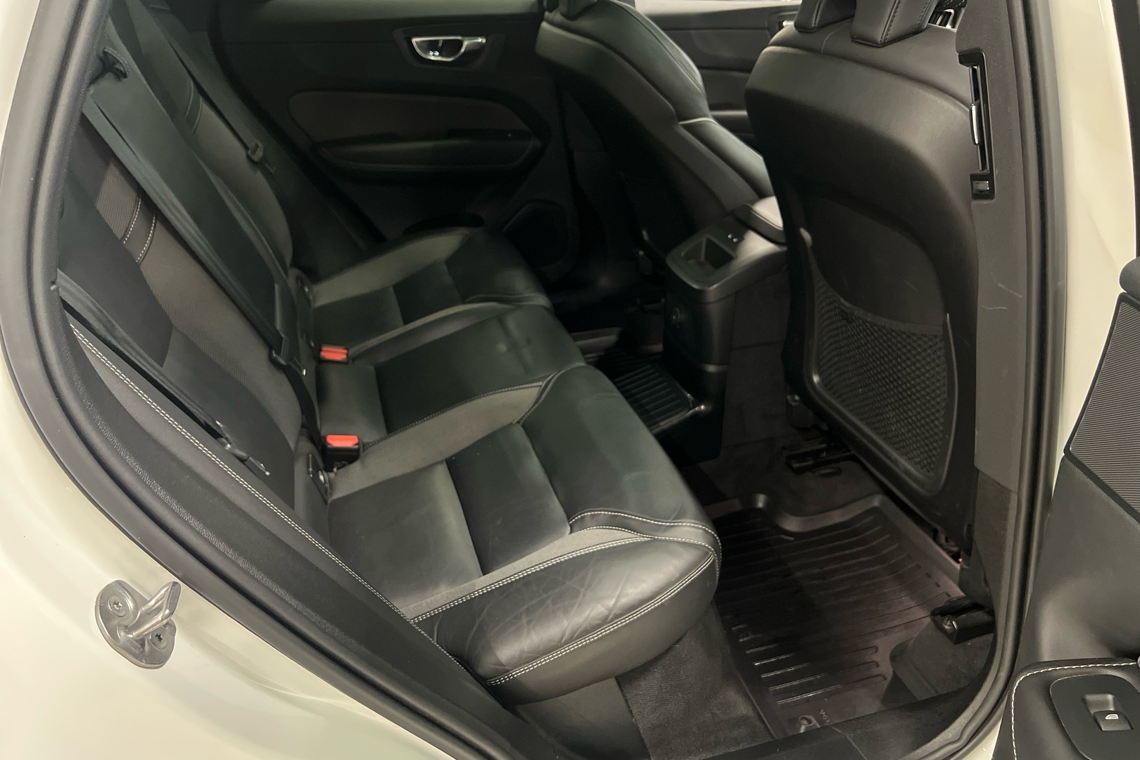 VOLVO XC60 2022