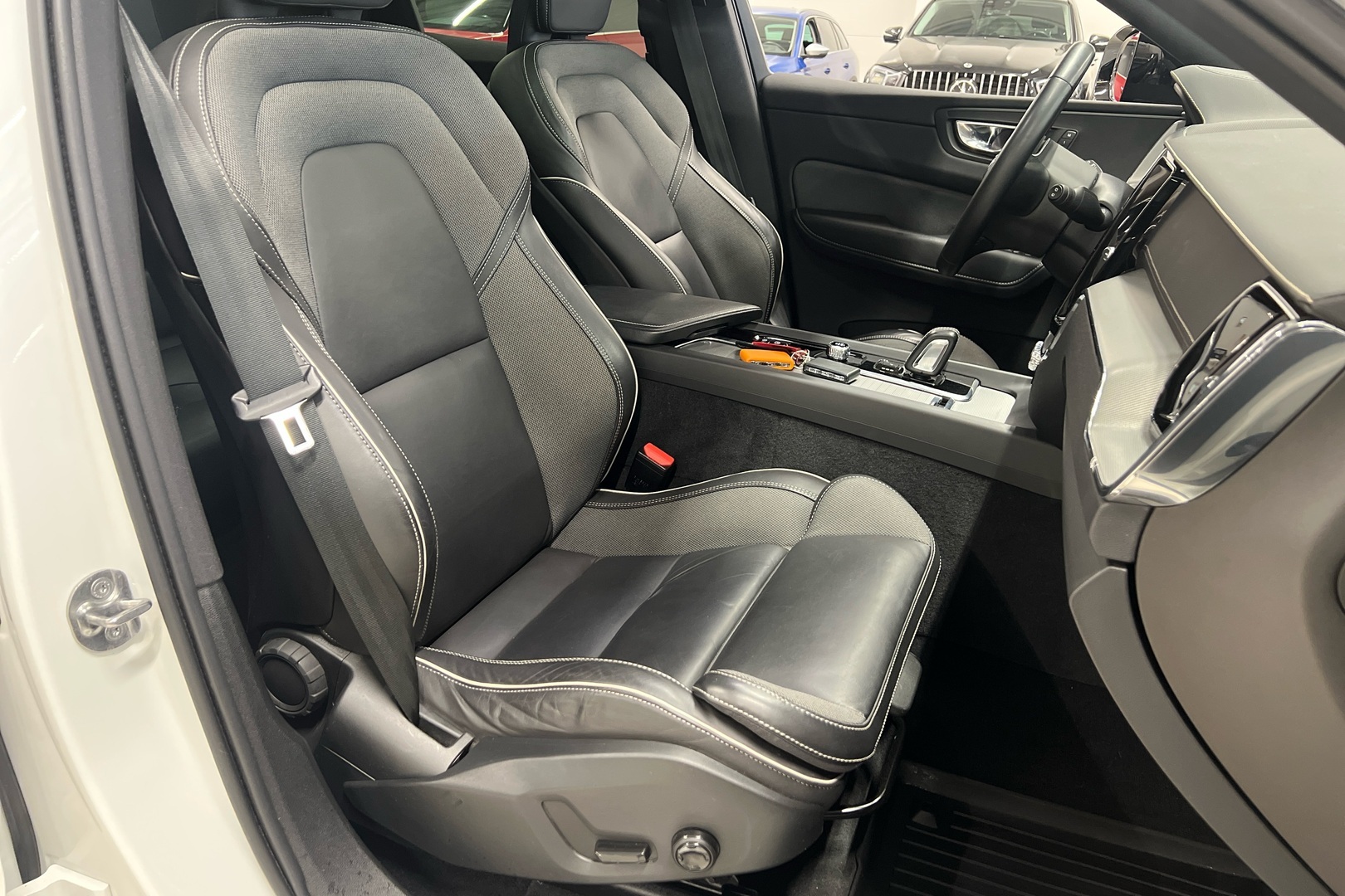 VOLVO XC60 2022