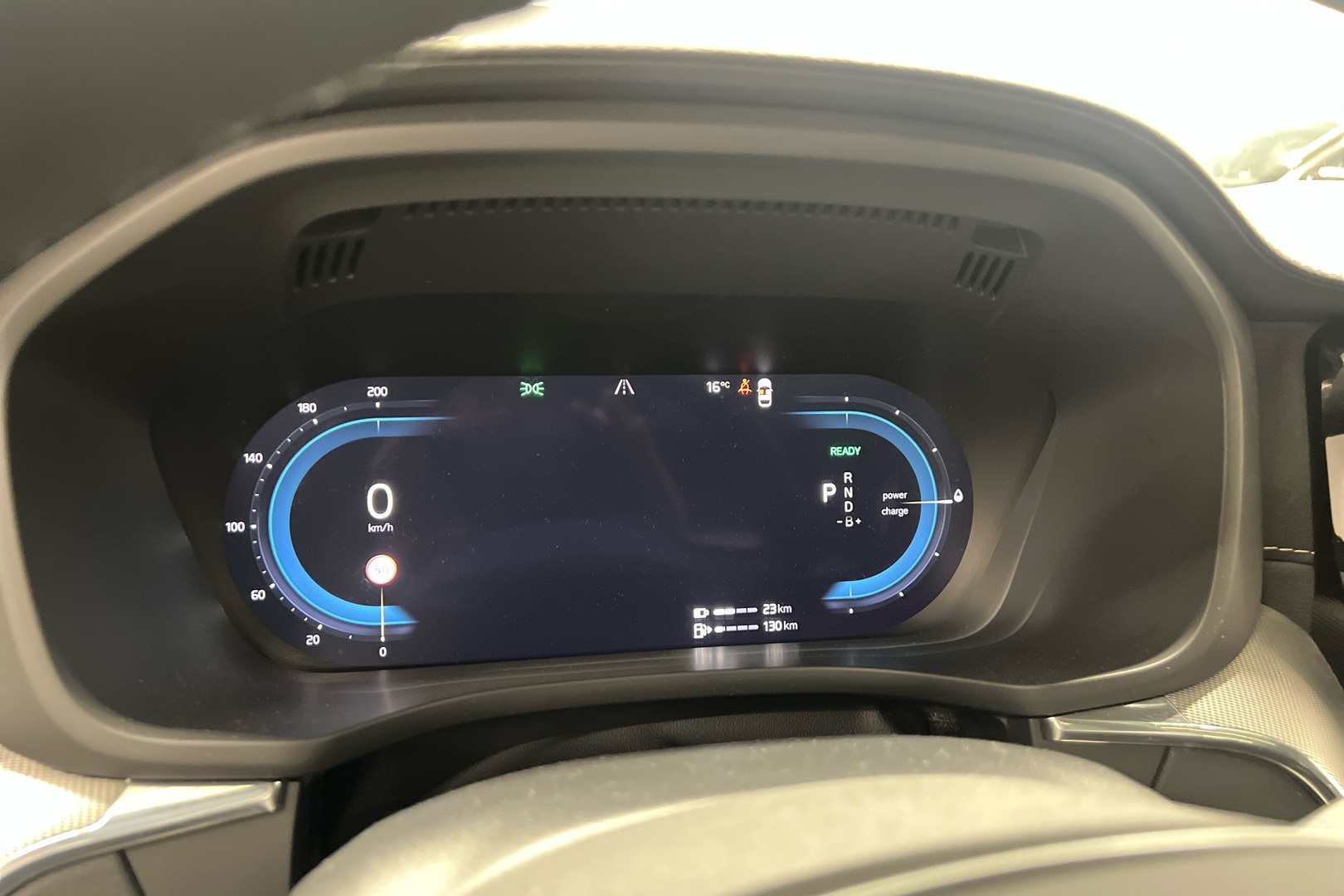 VOLVO XC60 2022