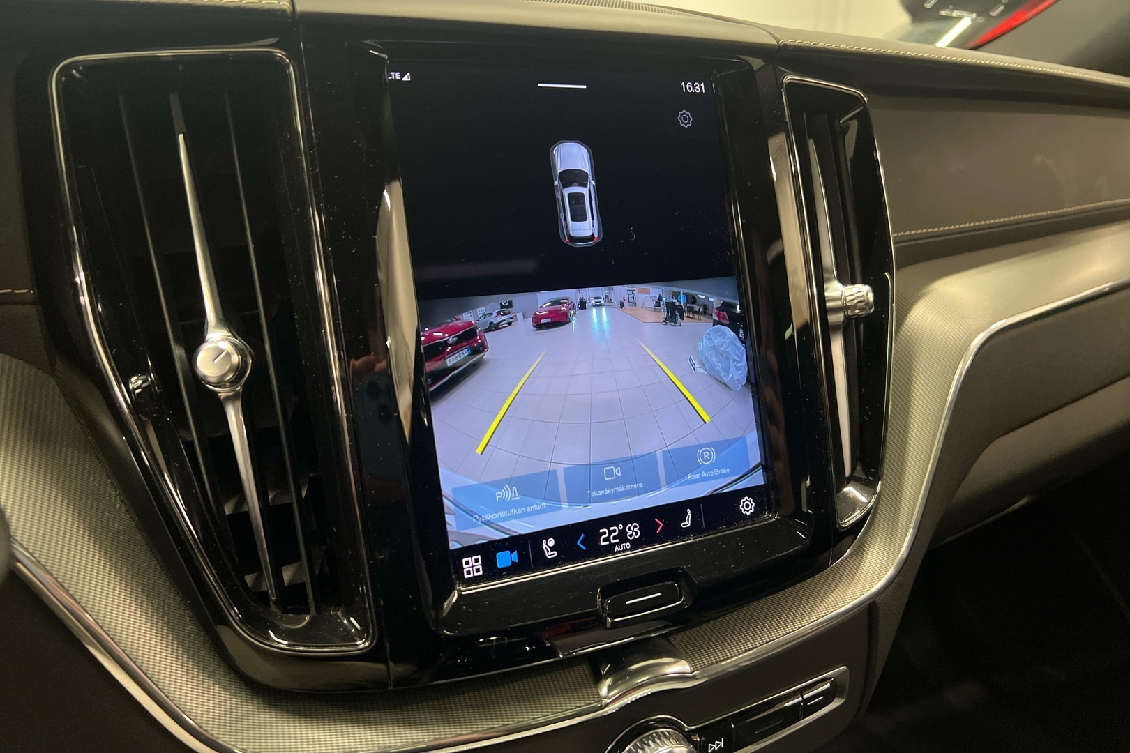 VOLVO XC60 2022
