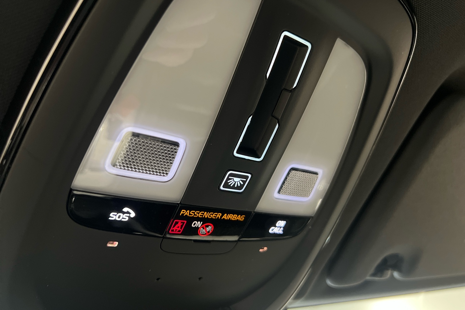 VOLVO XC60 2022