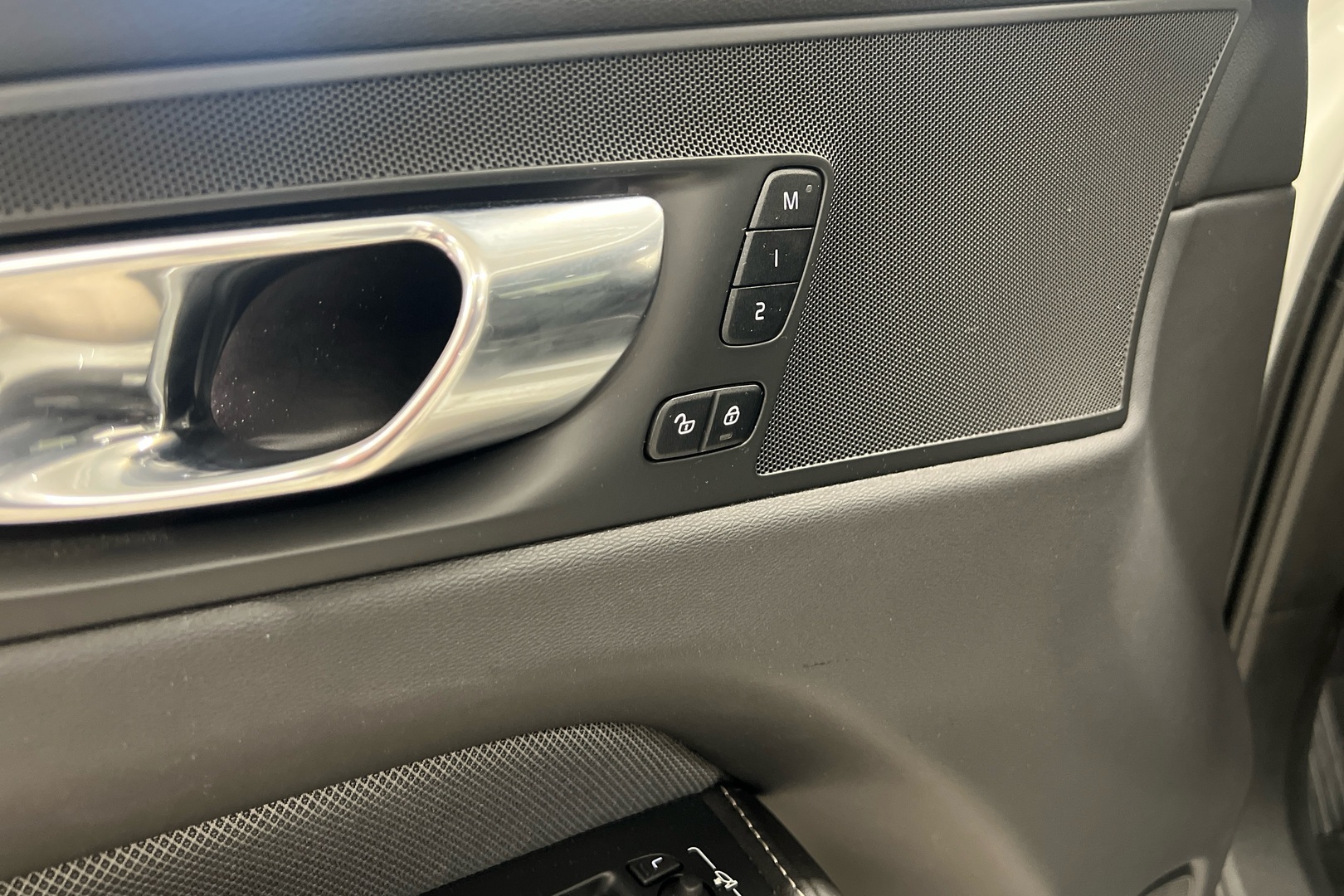 VOLVO XC60 2022