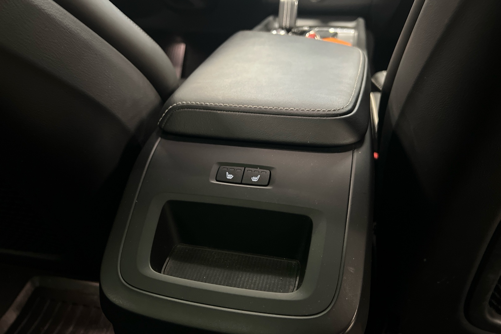 VOLVO XC60 2022