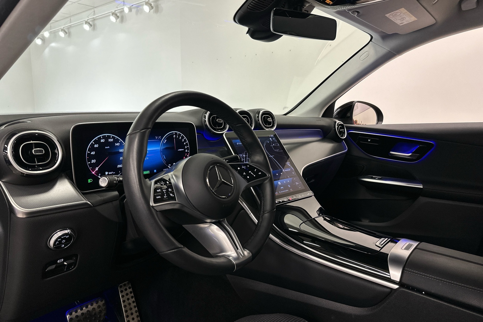 MERCEDES-BENZ GLC 2023