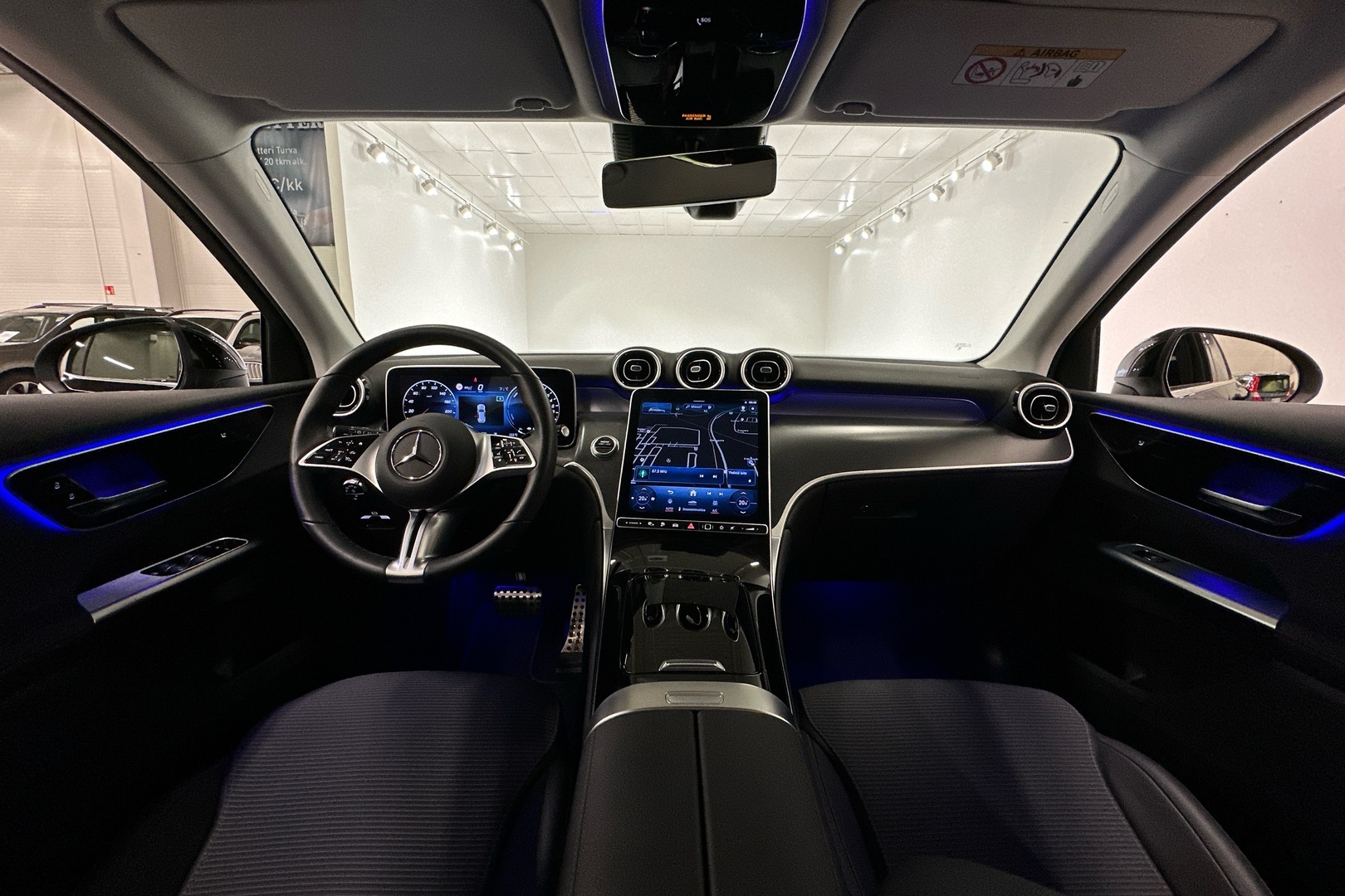 MERCEDES-BENZ GLC 2023