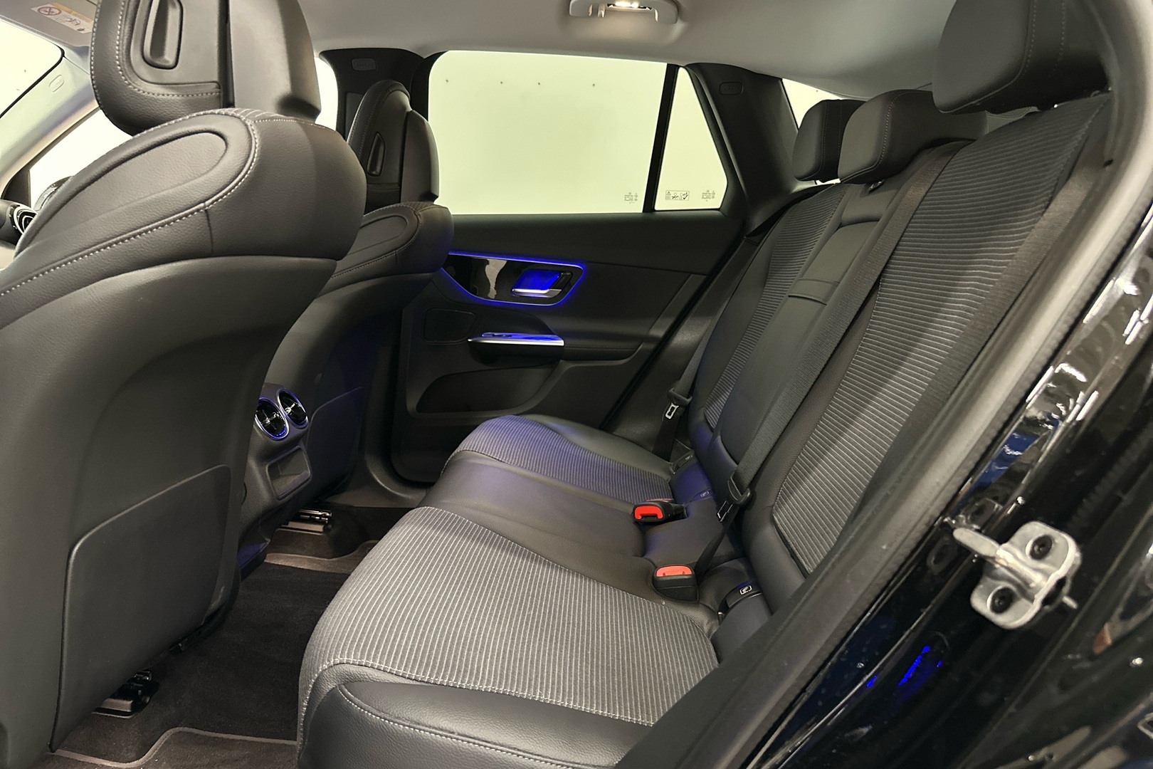 MERCEDES-BENZ GLC 2023