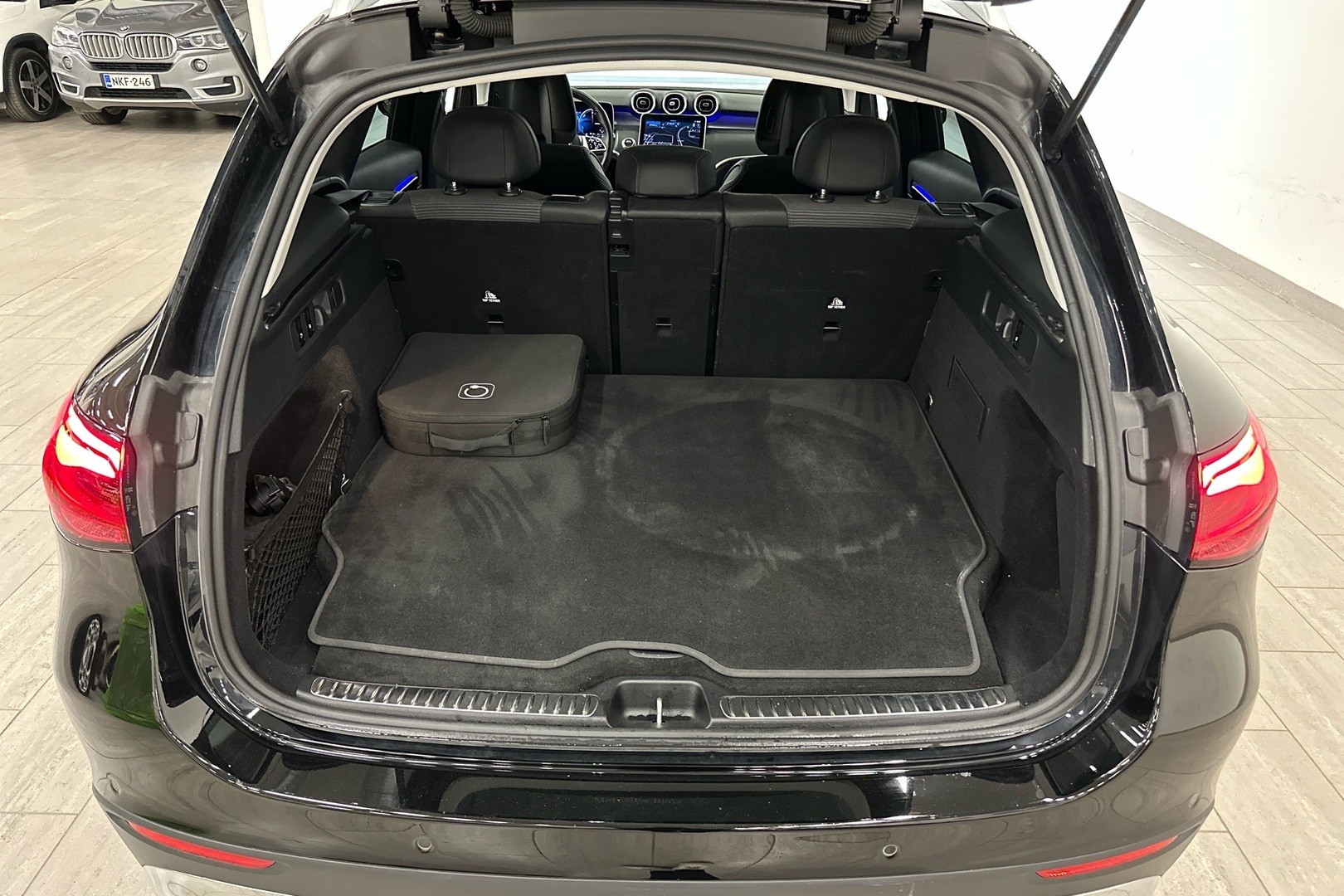 MERCEDES-BENZ GLC 2023