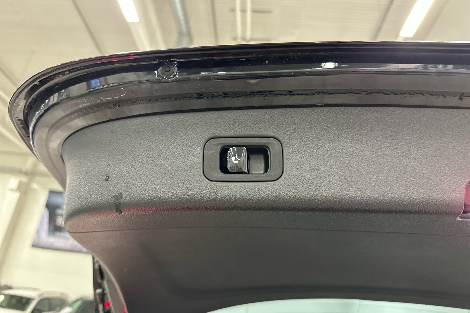 MERCEDES-BENZ GLC 2023