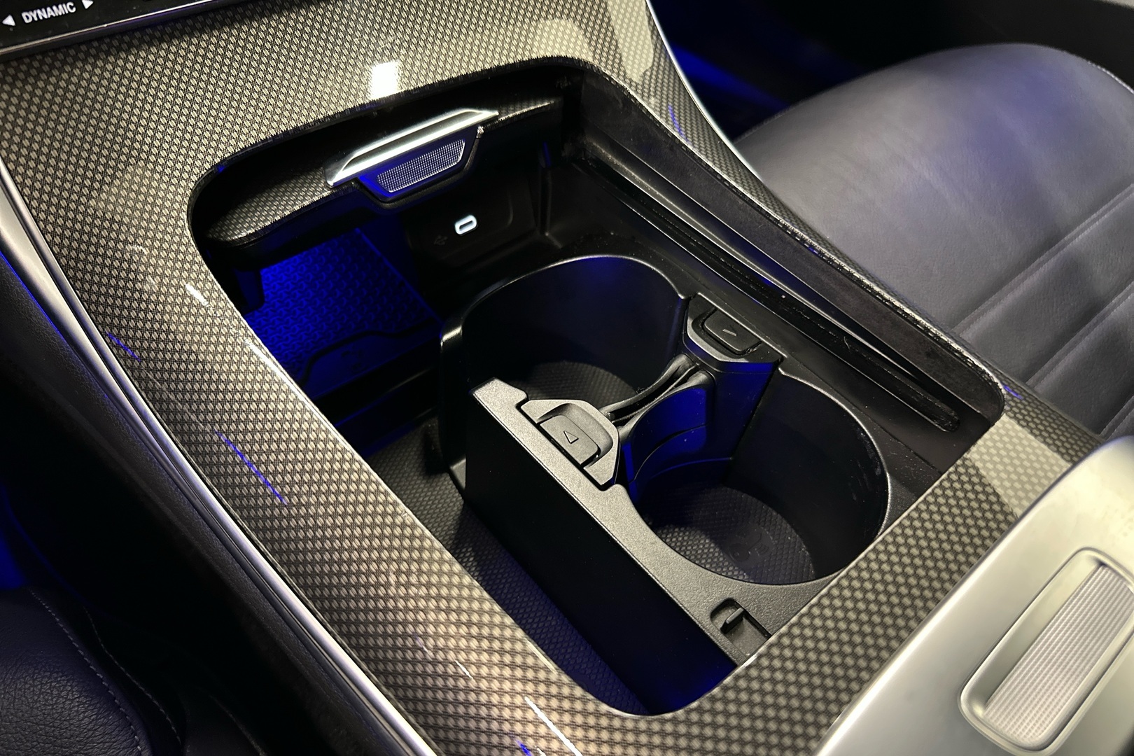 MERCEDES-BENZ C 2022