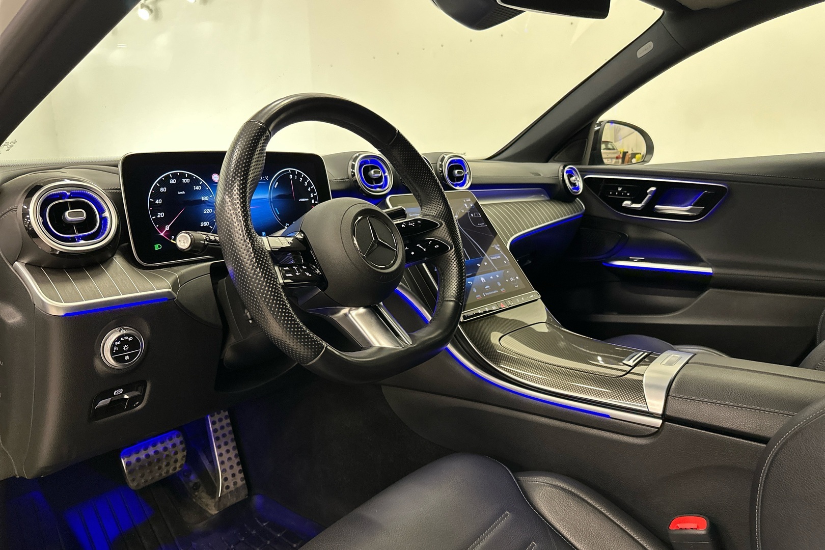 MERCEDES-BENZ C 2022