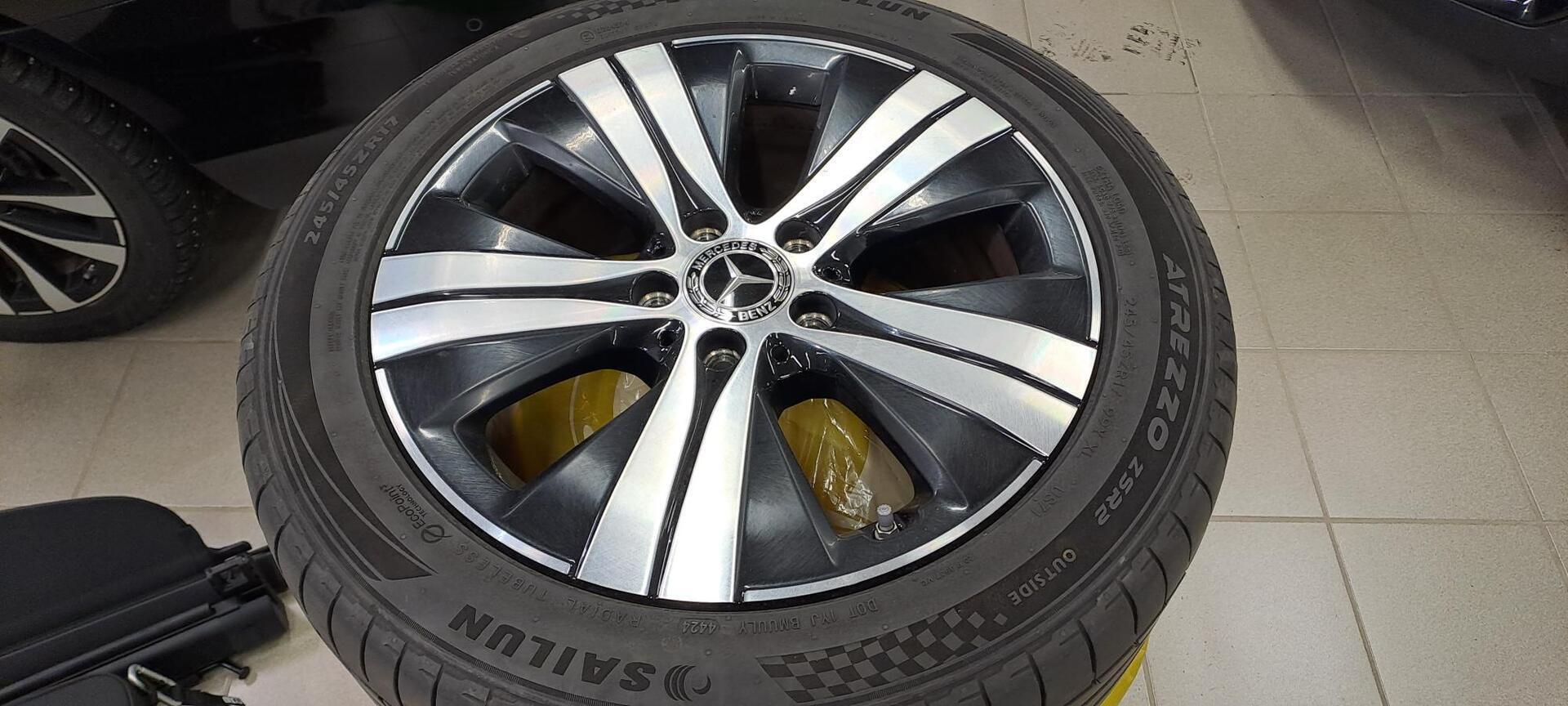 MERCEDES-BENZ C 2023