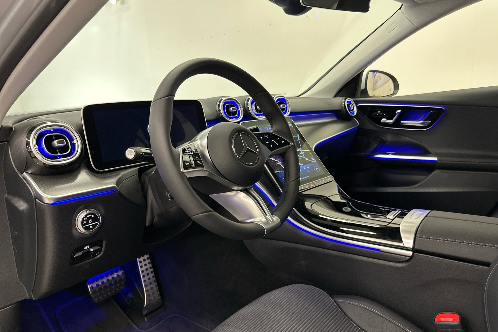 MERCEDES-BENZ C 2025