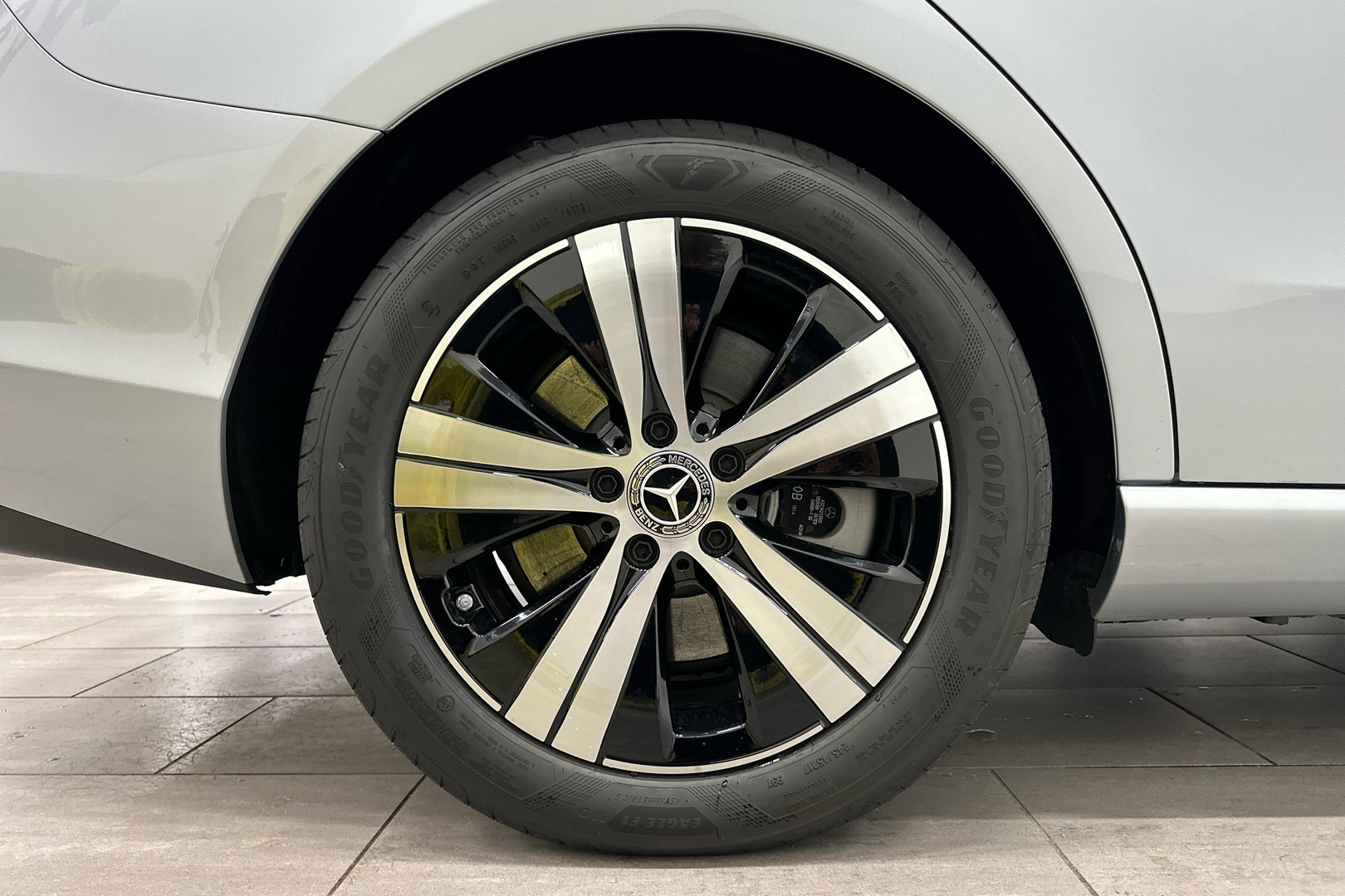 MERCEDES-BENZ C 2025