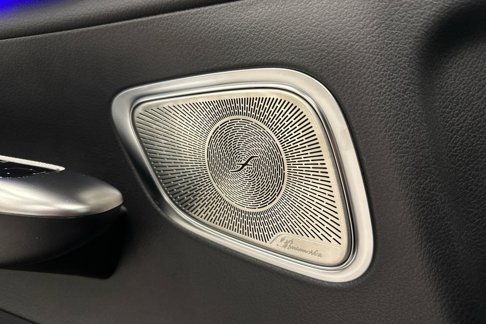 MERCEDES-BENZ GLC 2025