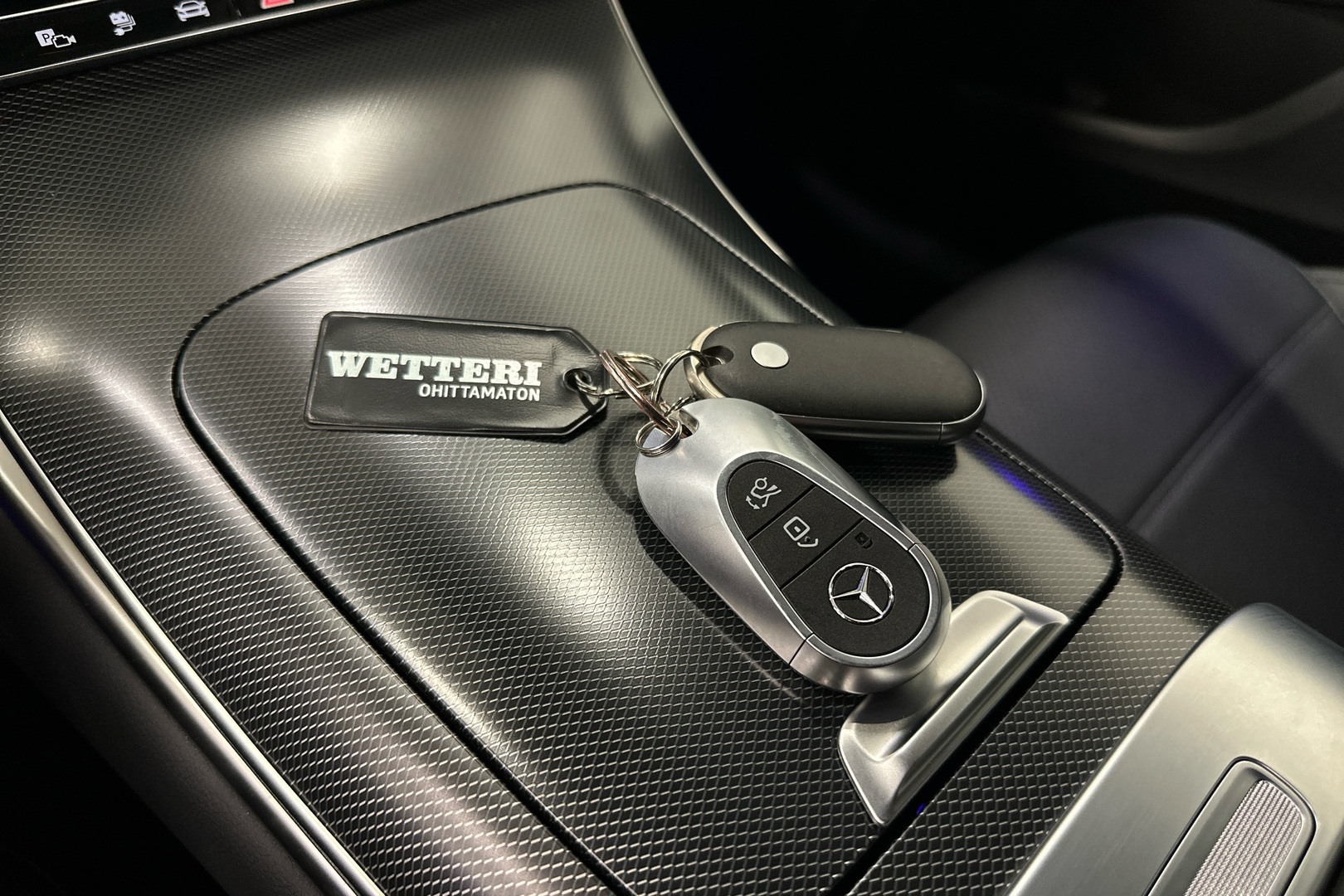 MERCEDES-BENZ GLC 2025