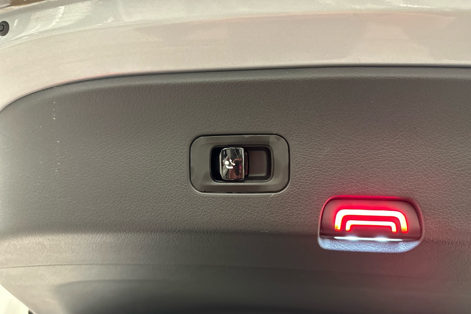 MERCEDES-BENZ GLC 2025