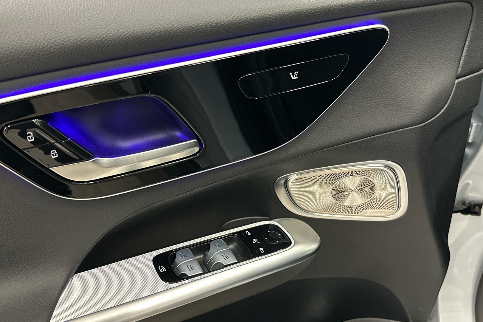 MERCEDES-BENZ GLC 2025